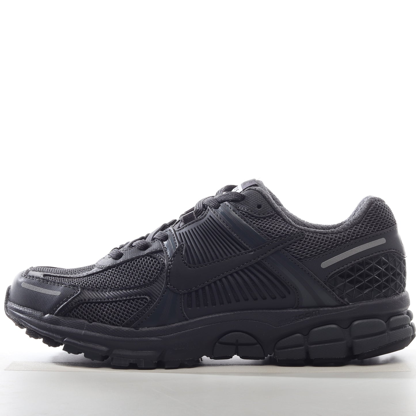 Nike Vomero 5 'Triple Black'
