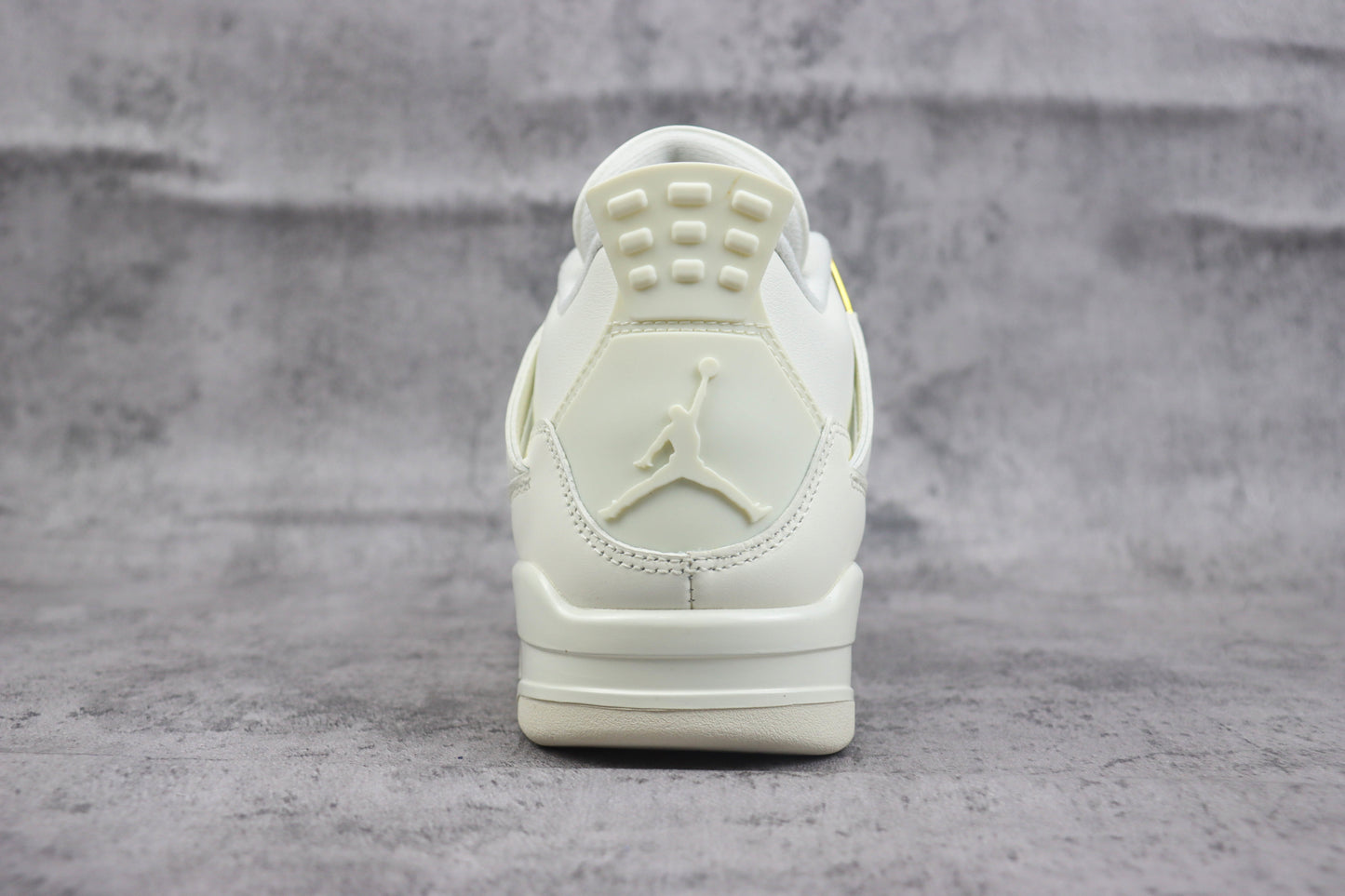 Air Jordan 4 Vivid Sulfur