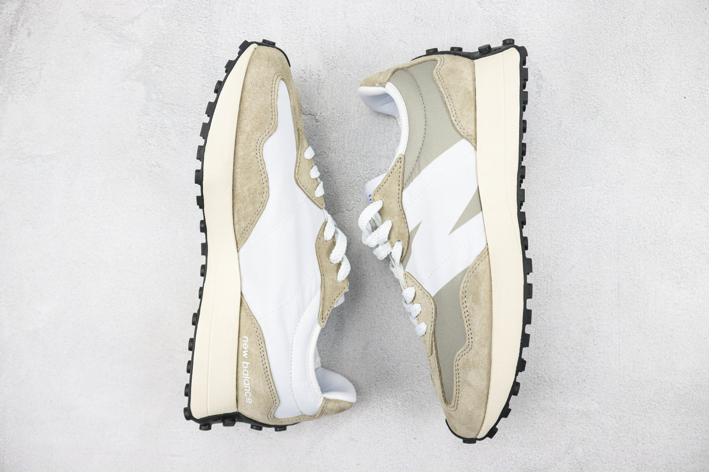 New Balance 327 White Silver
