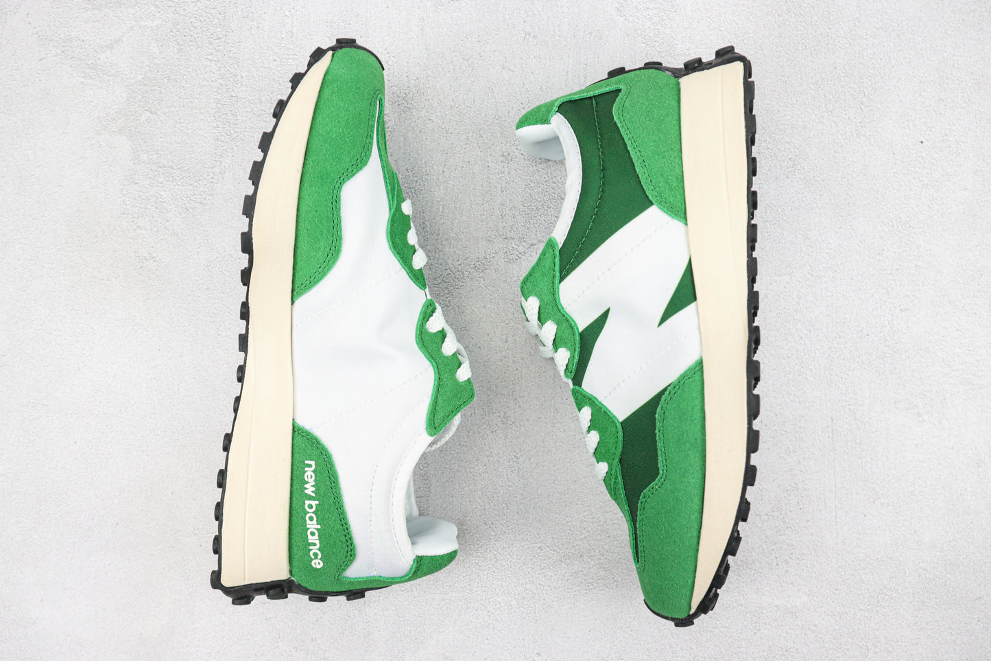 New Balance 327 White Silver MS327LG1
