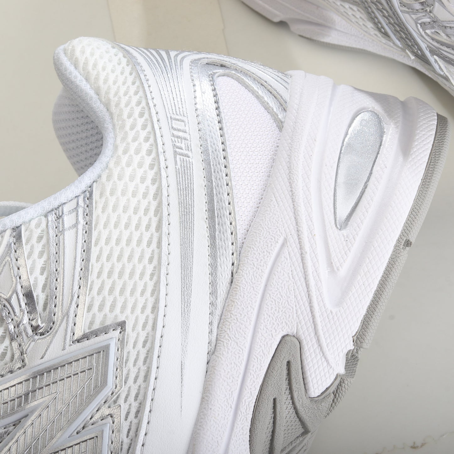 New Balance 740 Triple White Silver