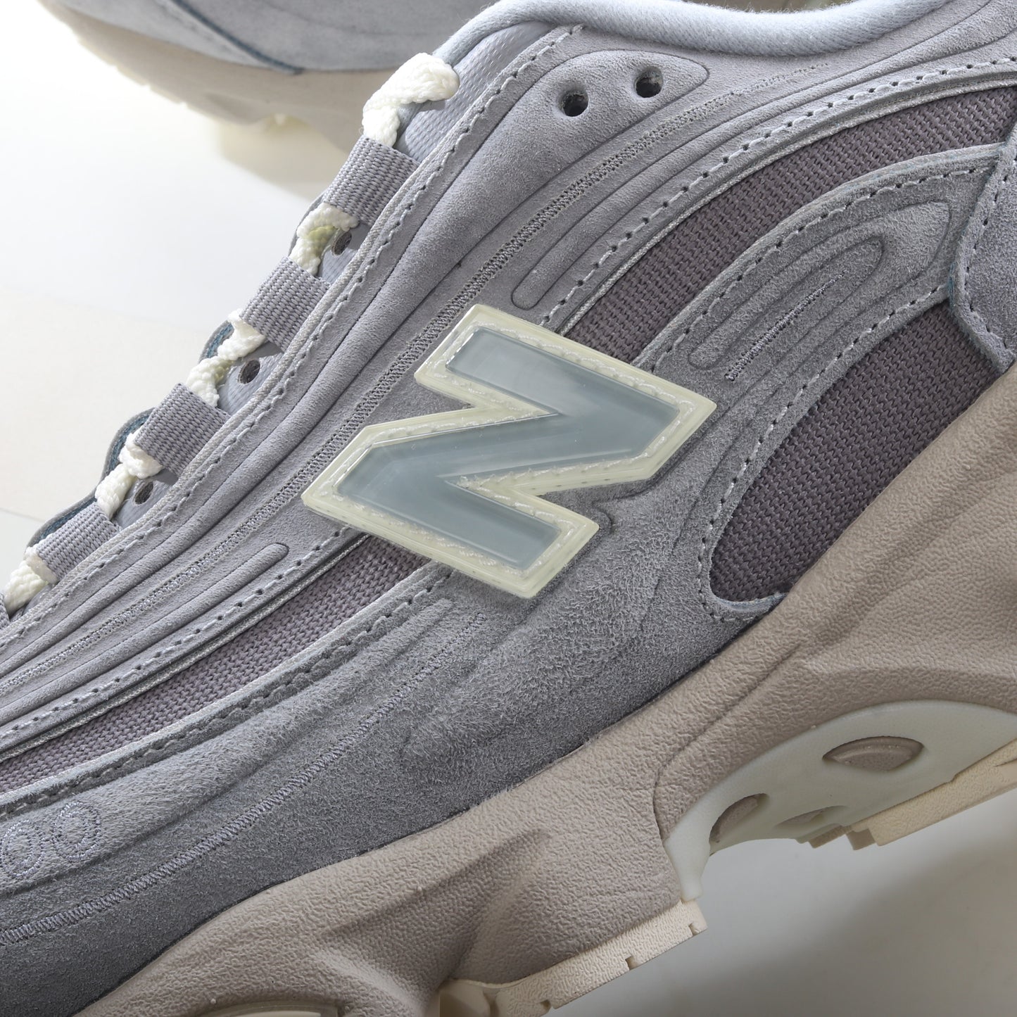 New Balance 1000 Grey Cream