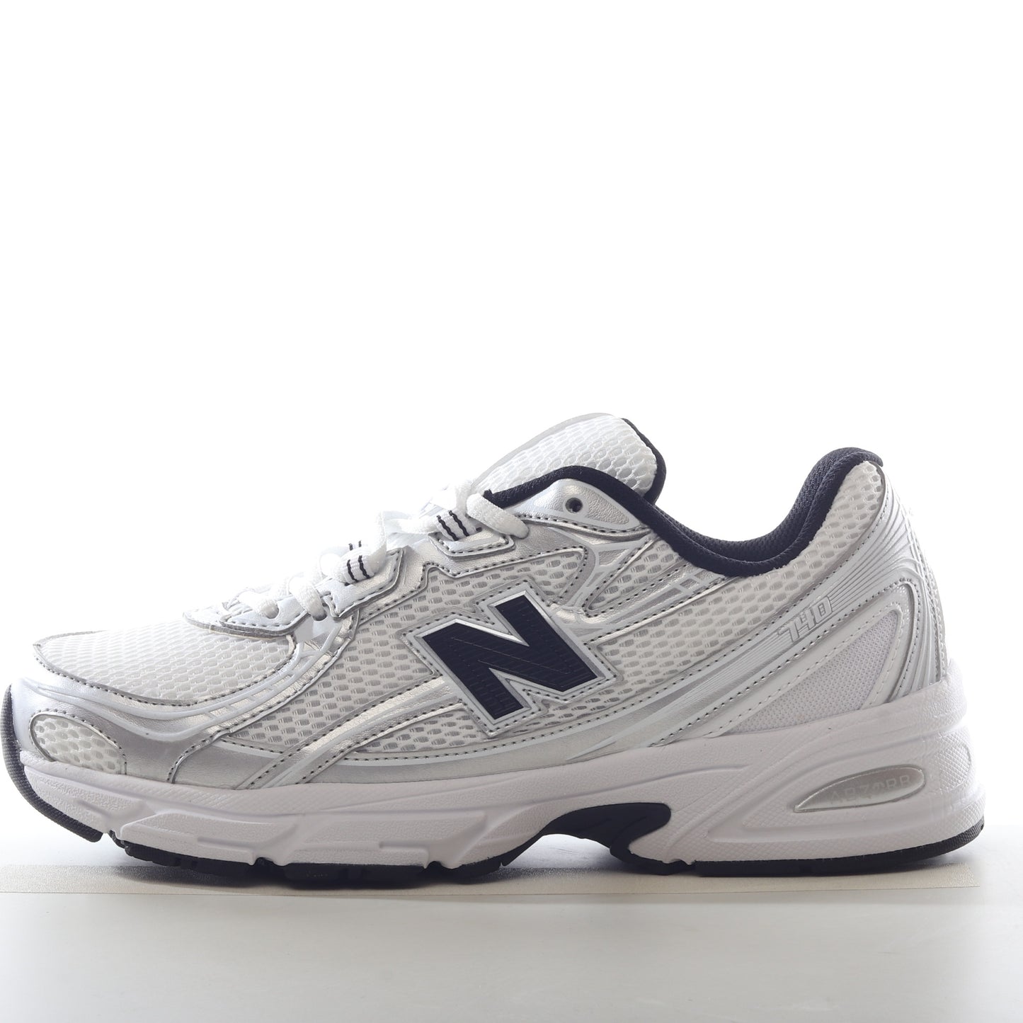New Balance 740