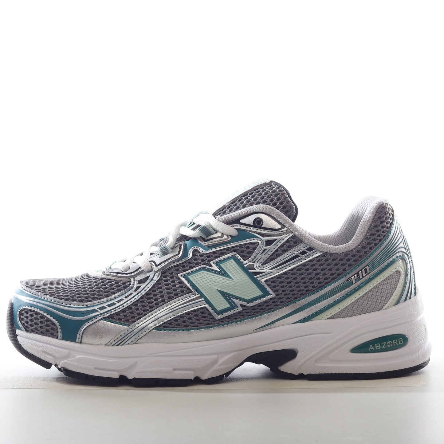 New Balance 740