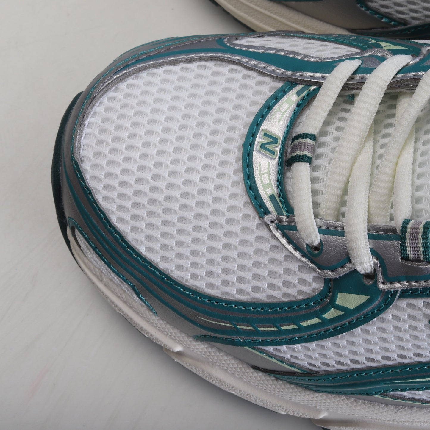 New Balance 740 Teal Green