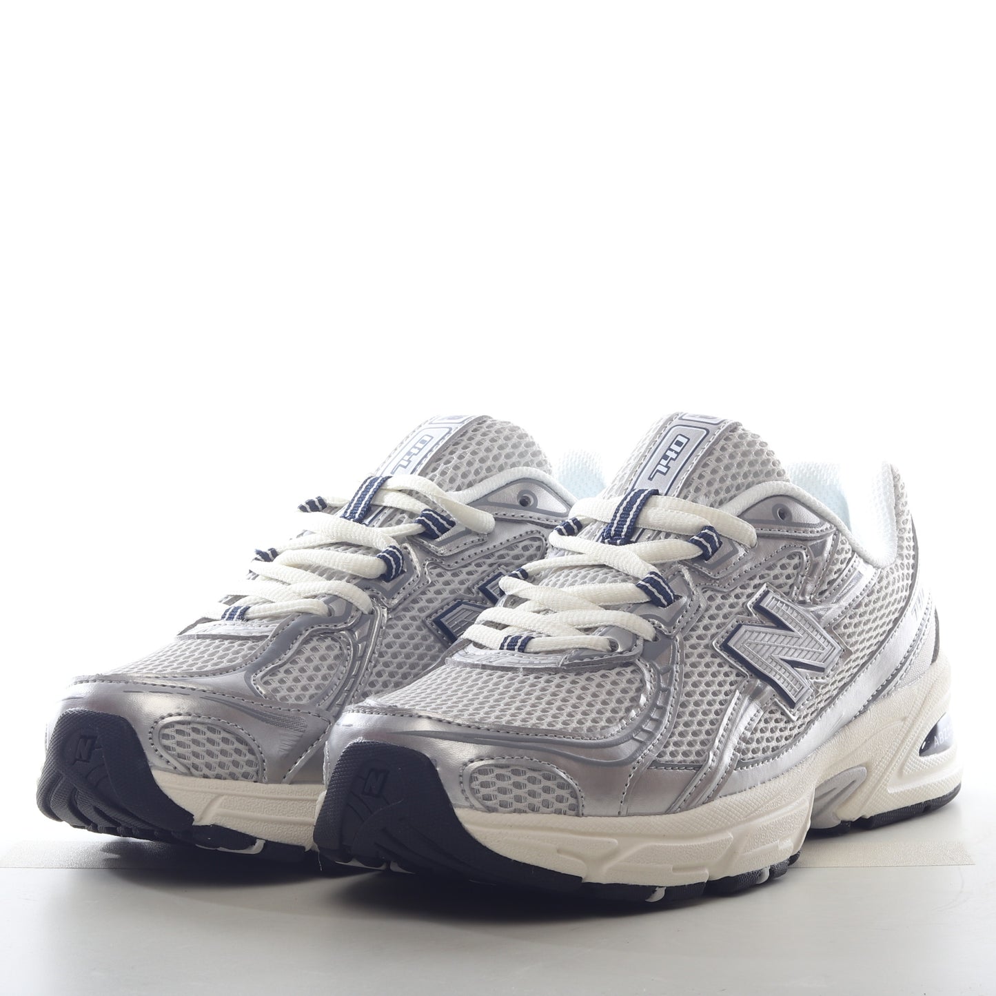 New Balance 740 Retro Silver Cream