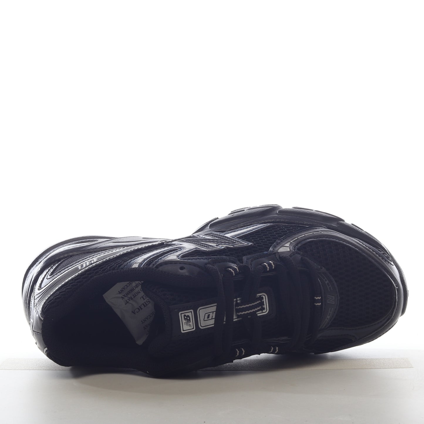 New Balance 740 Black