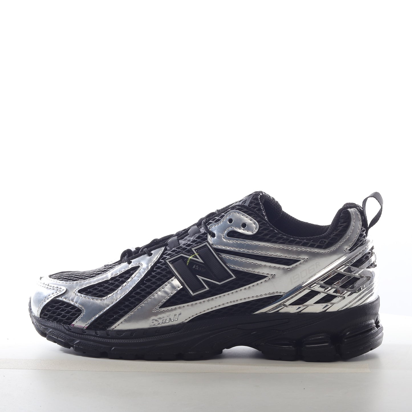 New Balance 1906R
Cordura Outerspace