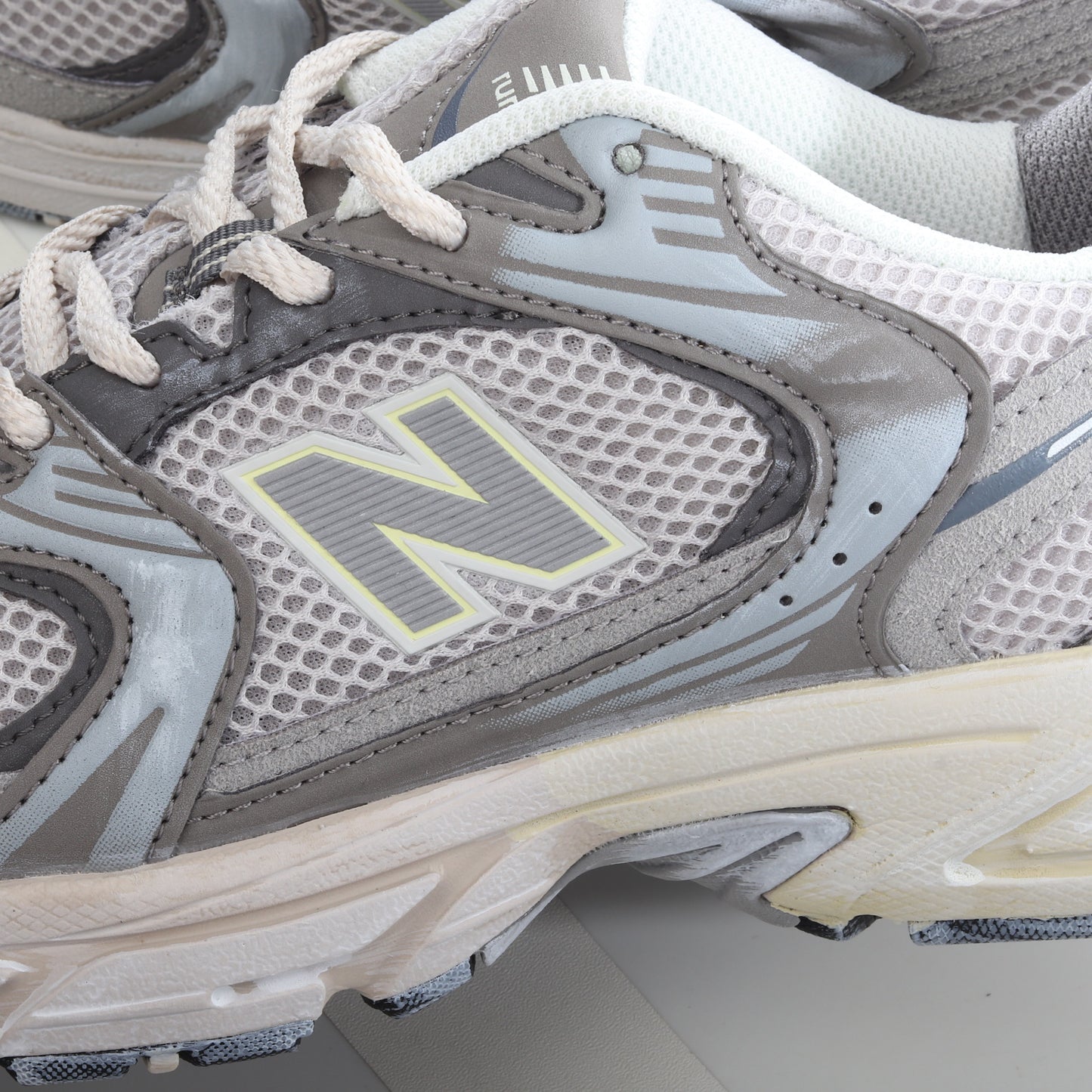 New Balance 530 Metallic