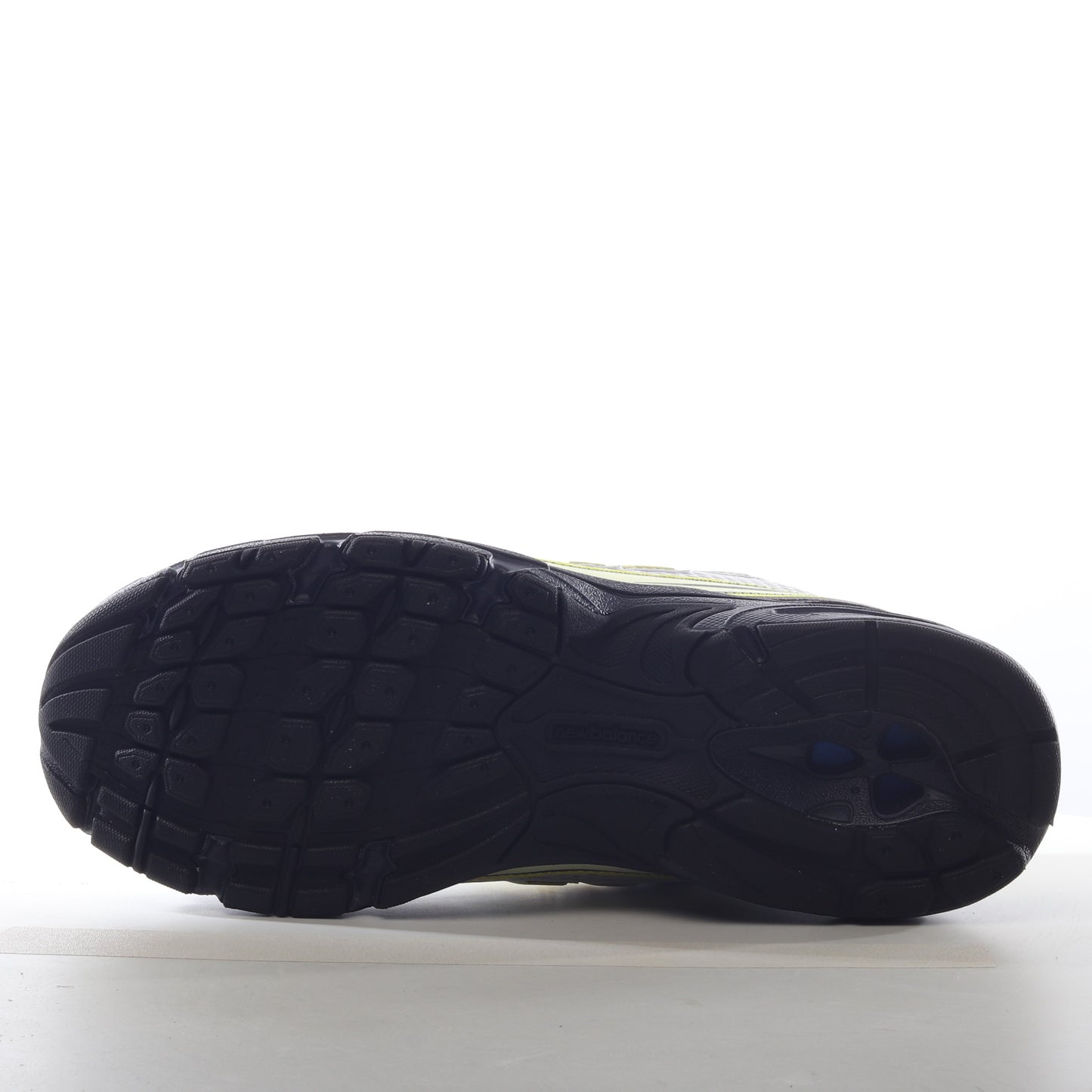 New Balance 740 Black Volt