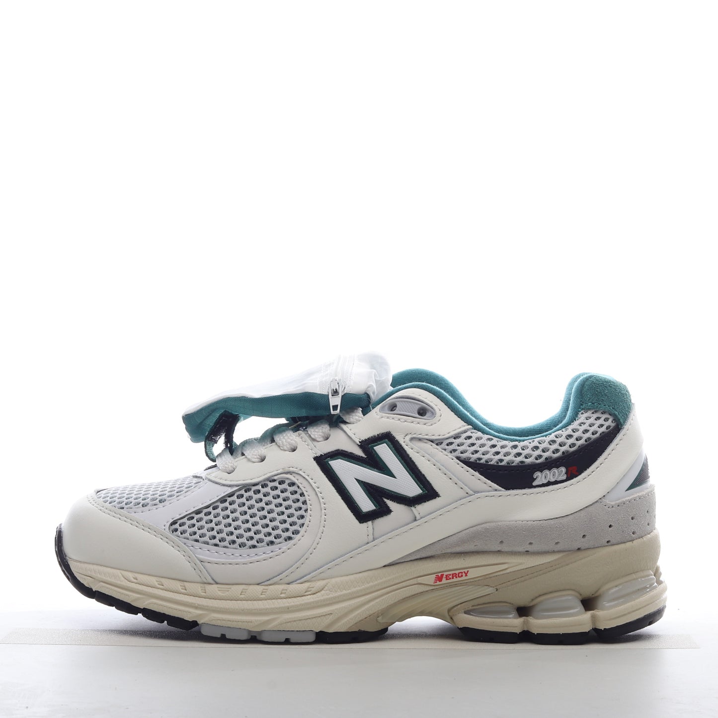 New Balance 2002 Cream Black