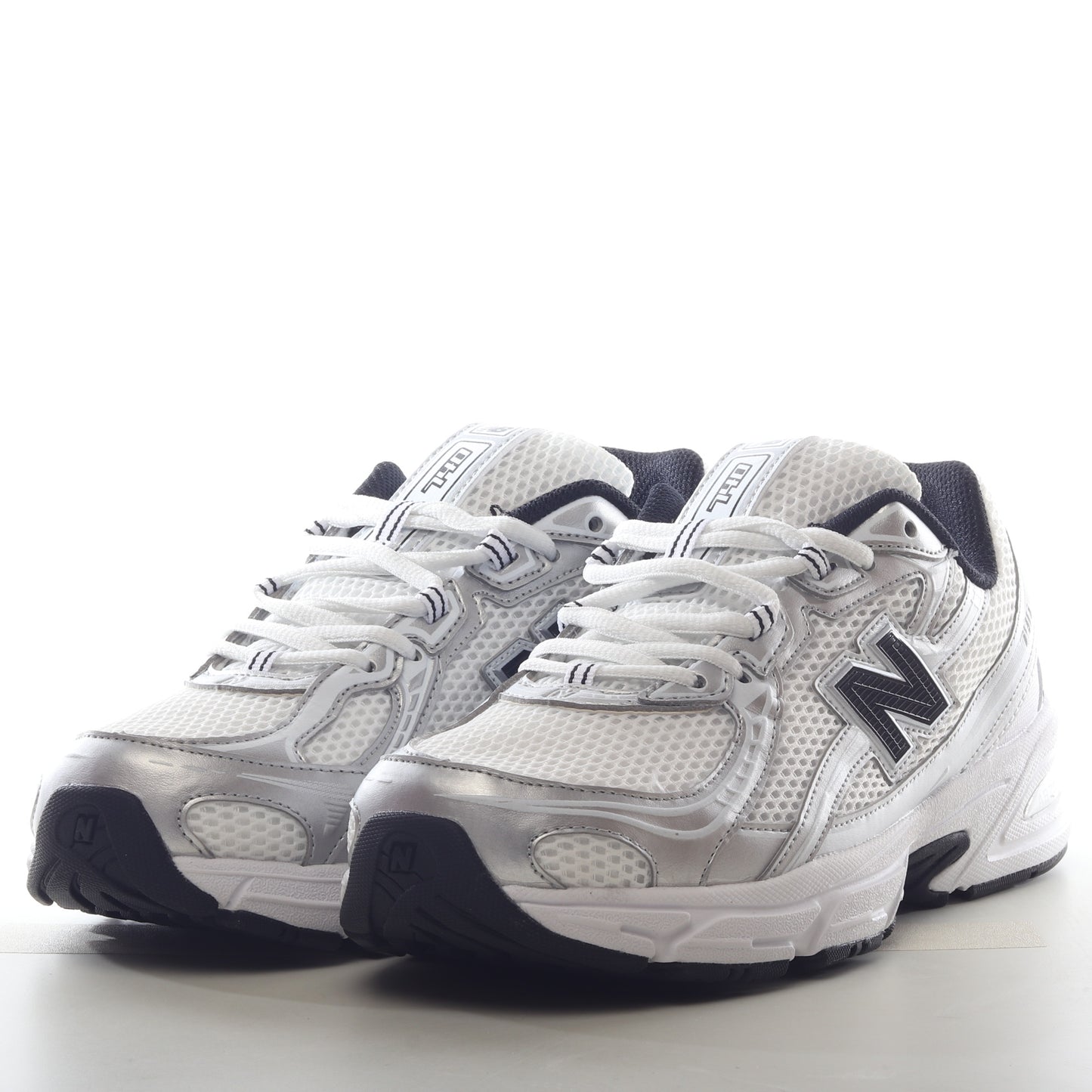 New Balance 740 White Navy Classic