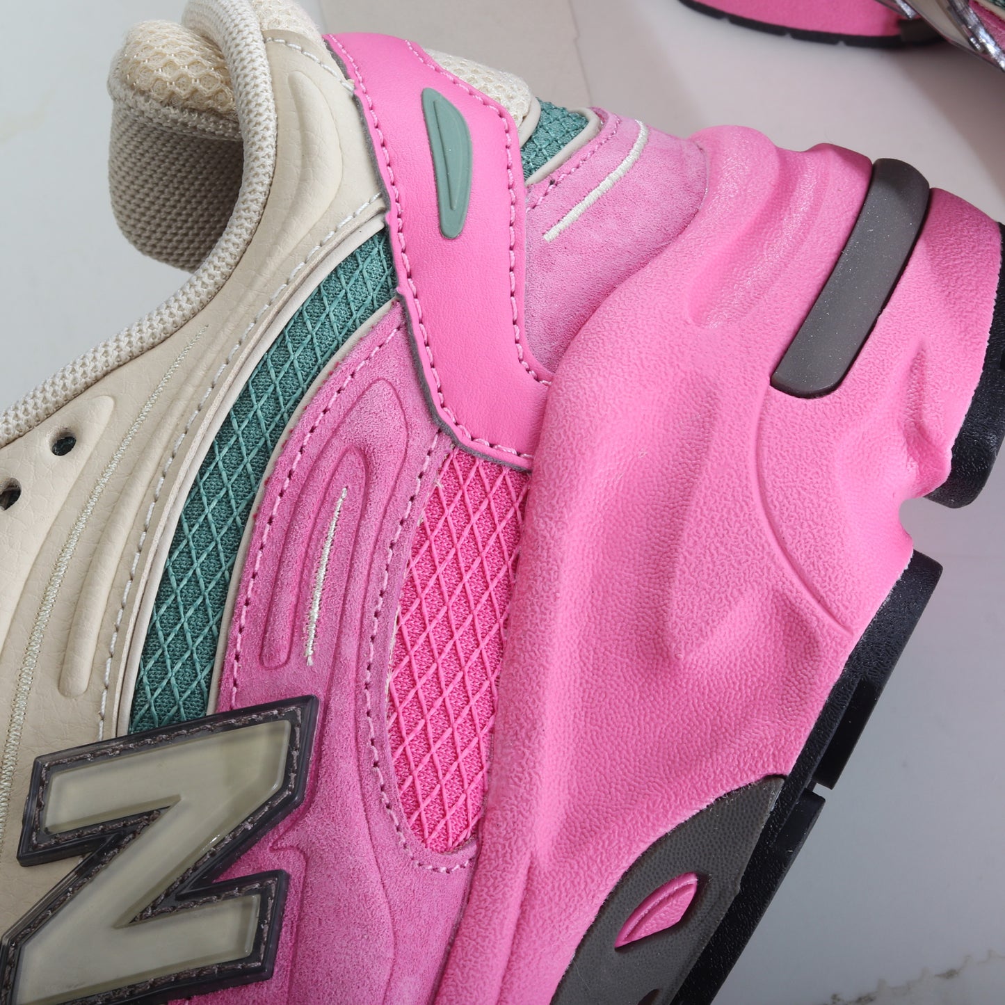 New Balance 1000 Hot Pink
