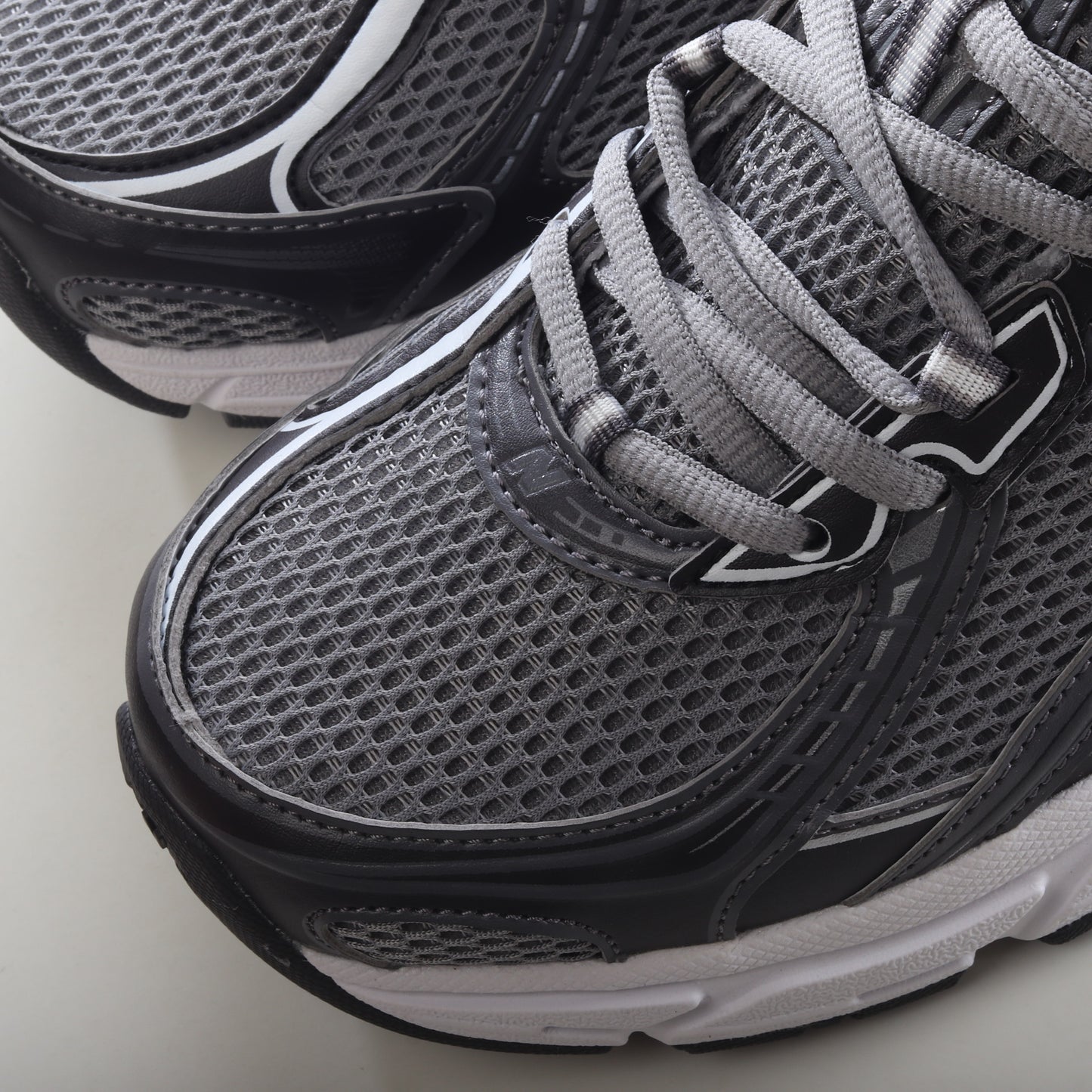 New Balance 740 Navy Silver