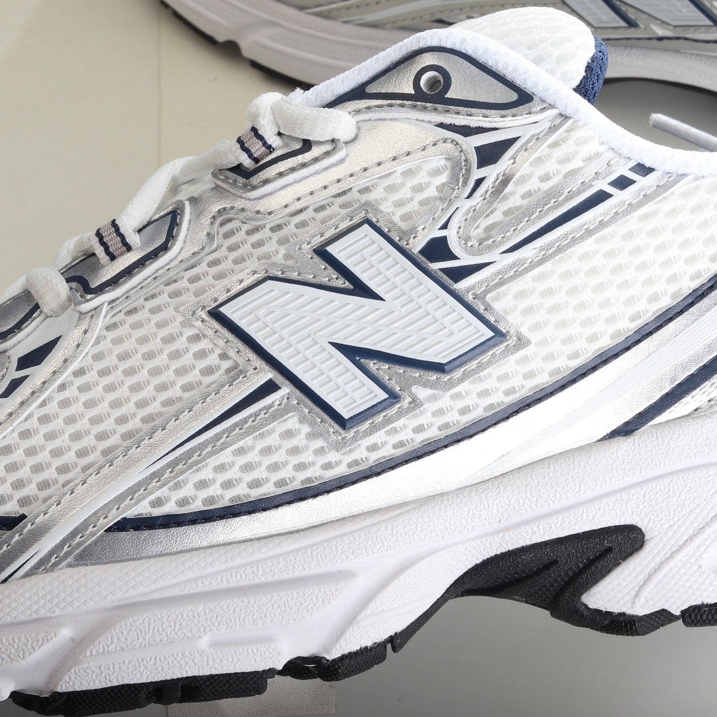 New Balance 740 Silver Aqua
