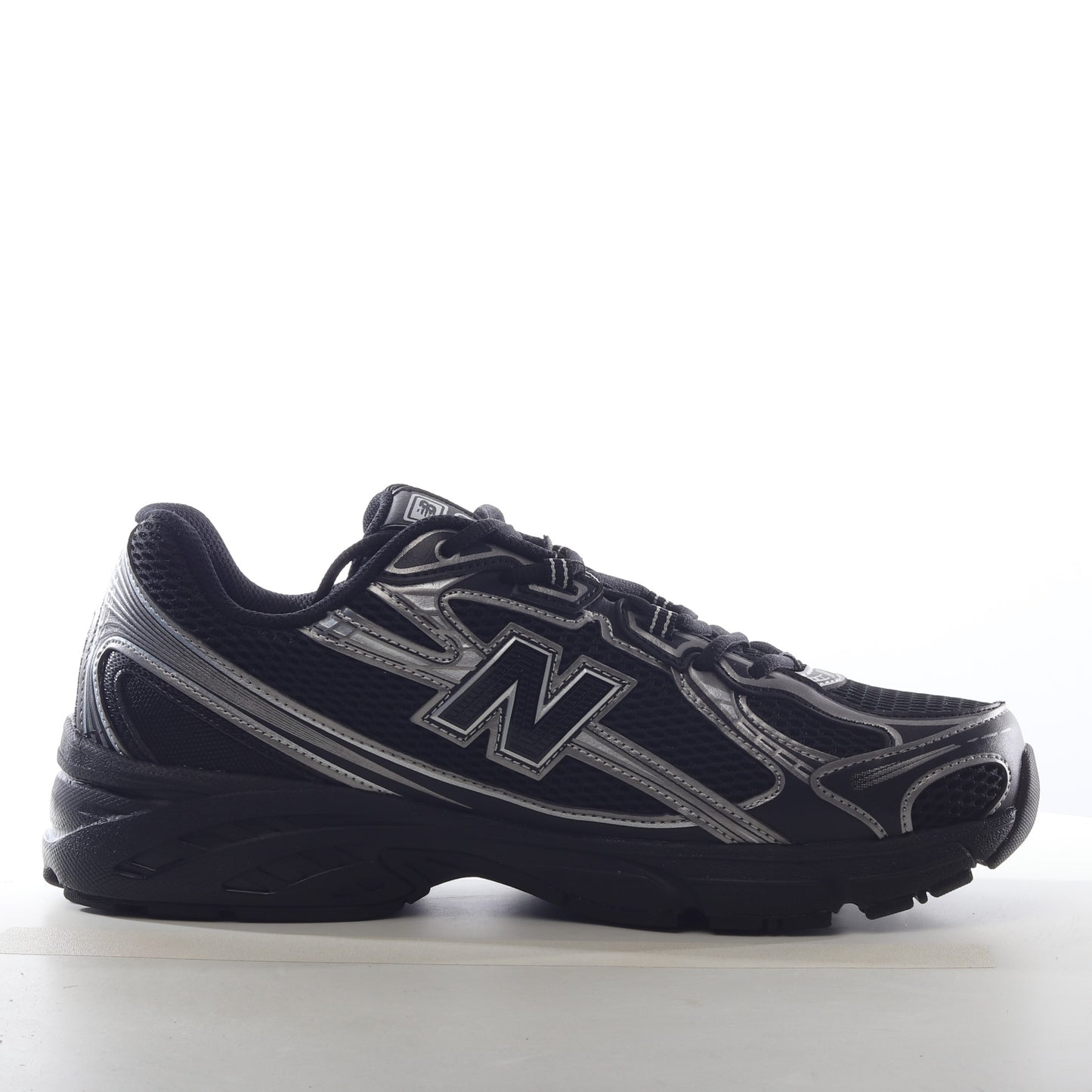 New Balance 740 Black Silver