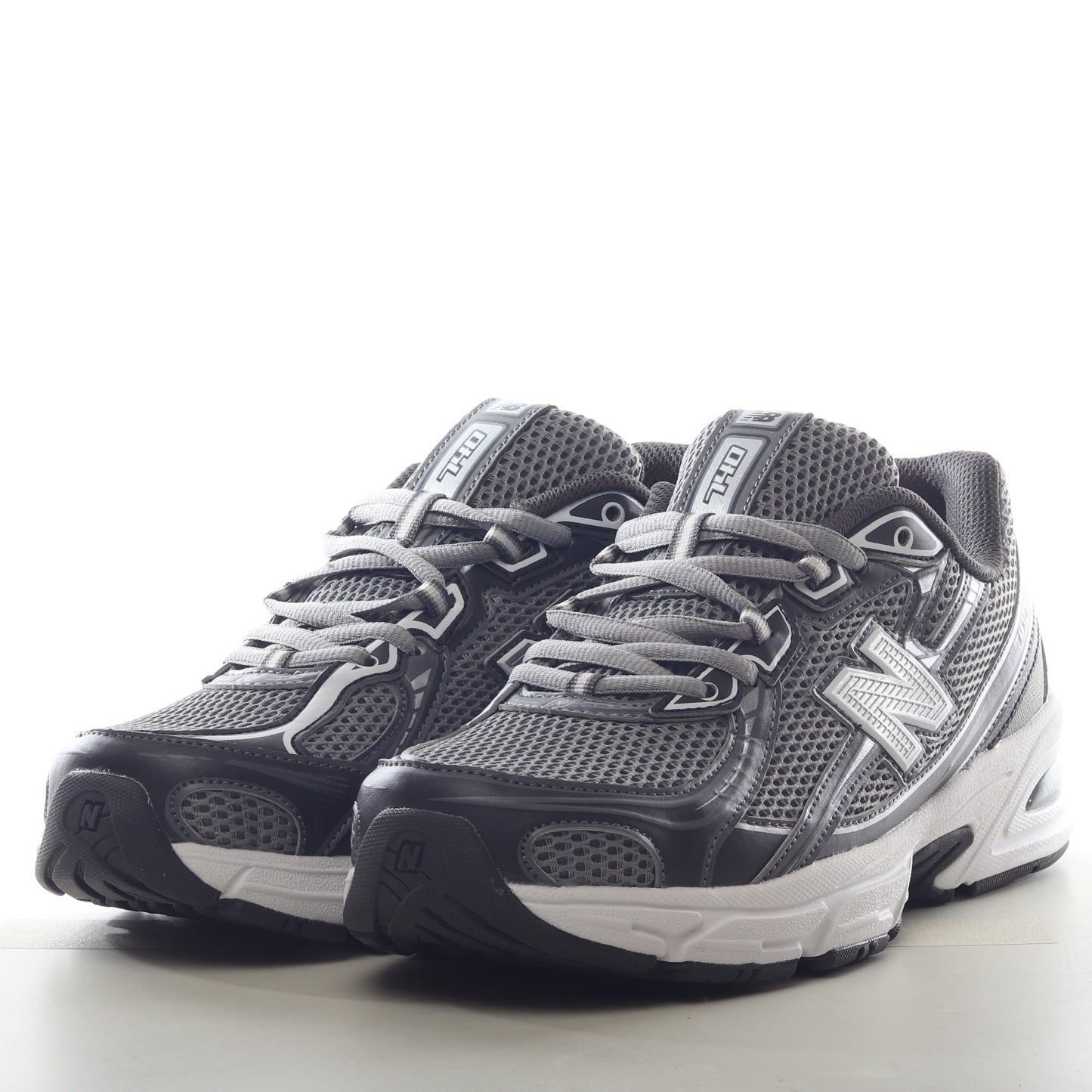 New Balance 740 Navy Silver