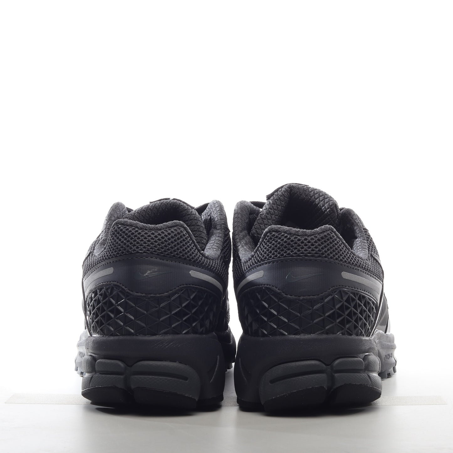 Nike Vomero 5 'Triple Black'