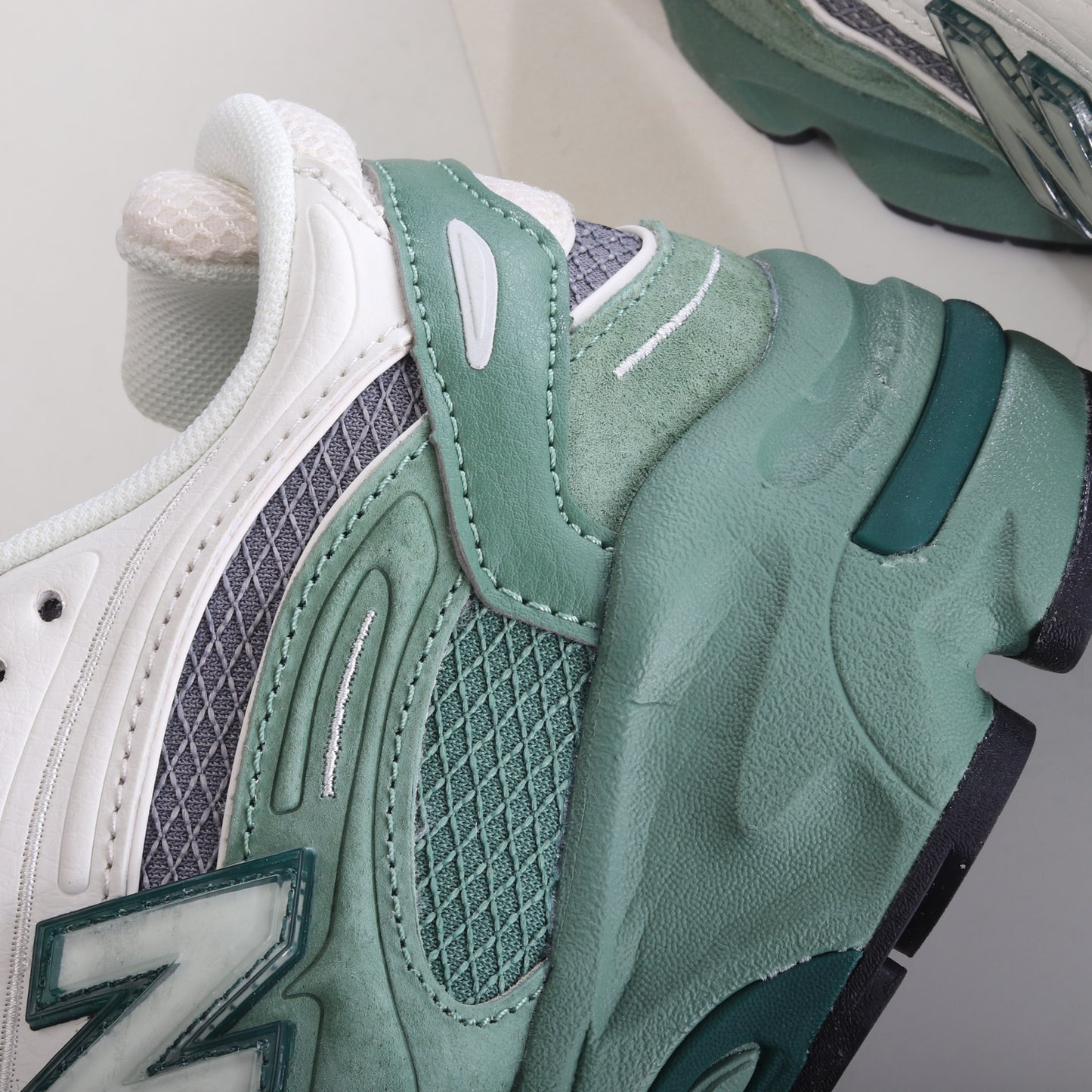 New Balance 1000 Forest Green
