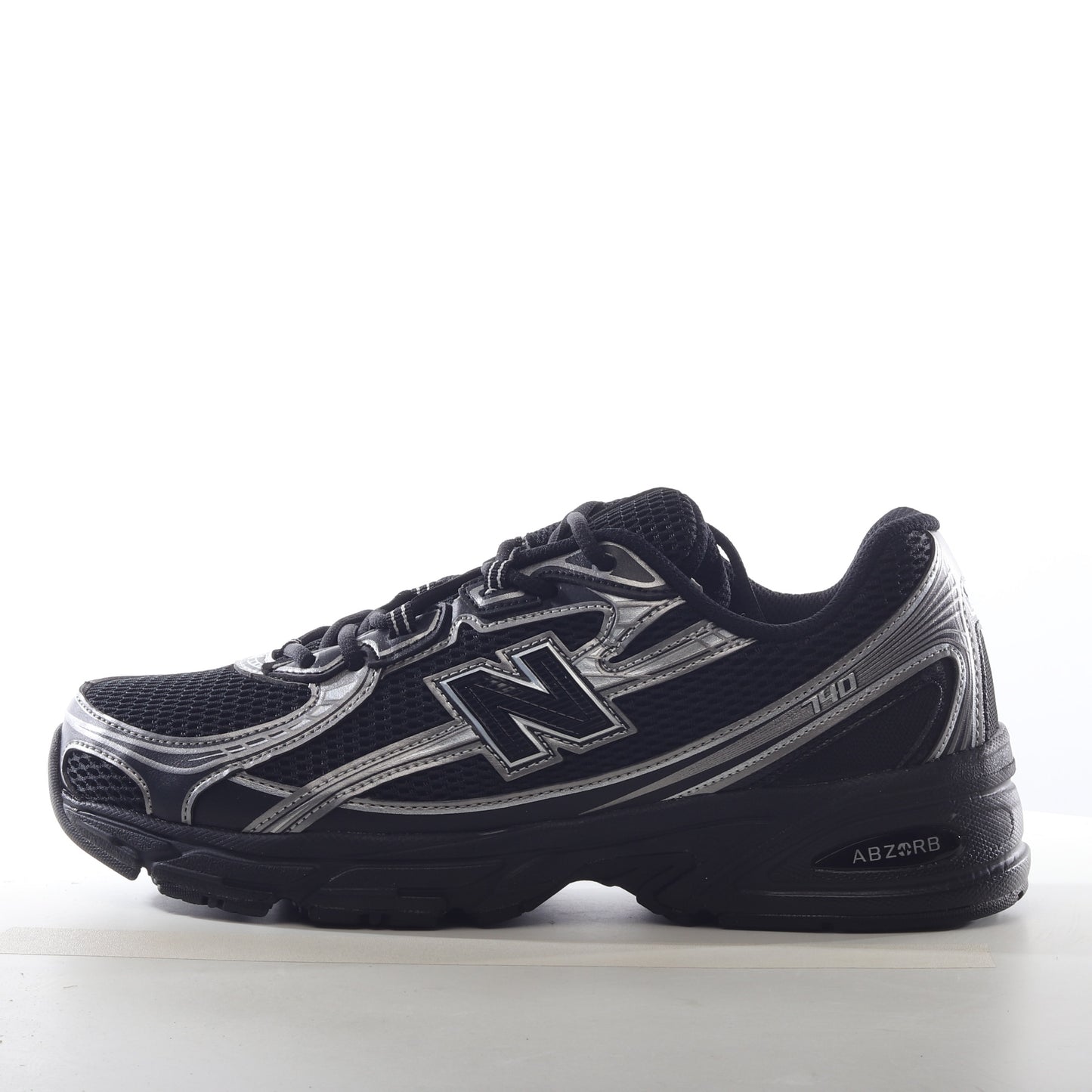 New Balance 740