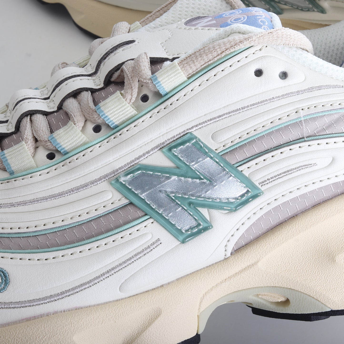 New Balance 1000