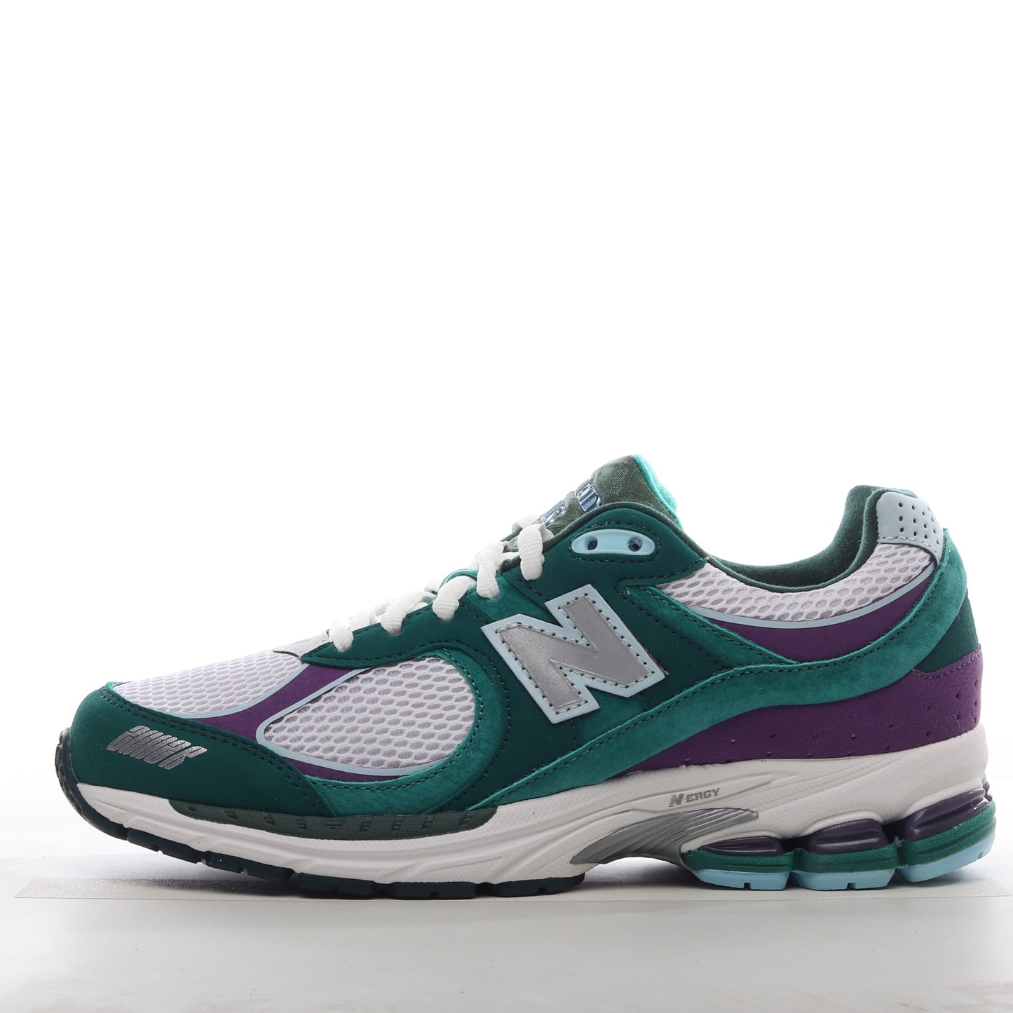 New Balance 2002 Navy White Gum