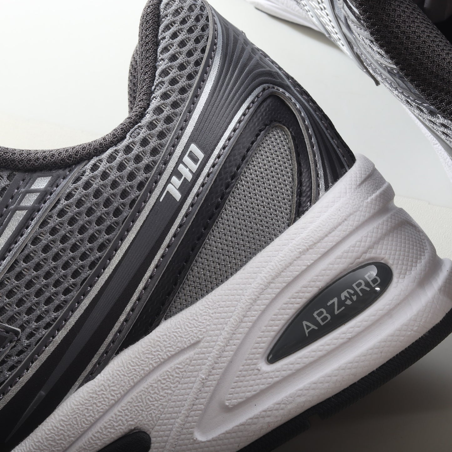 New Balance 740 Navy Silver