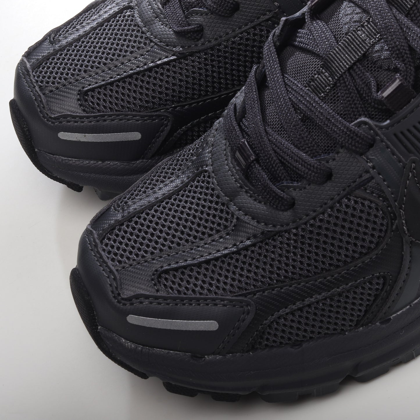 Nike Vomero 5 'Triple Black'