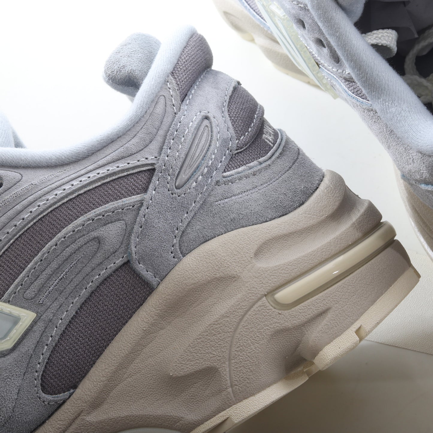 New Balance 1000 Grey Cream