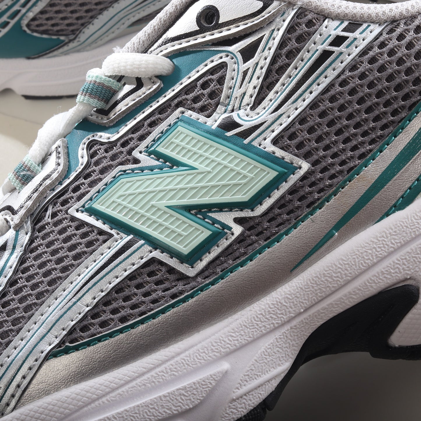 New Balance 740 Teal Navy
