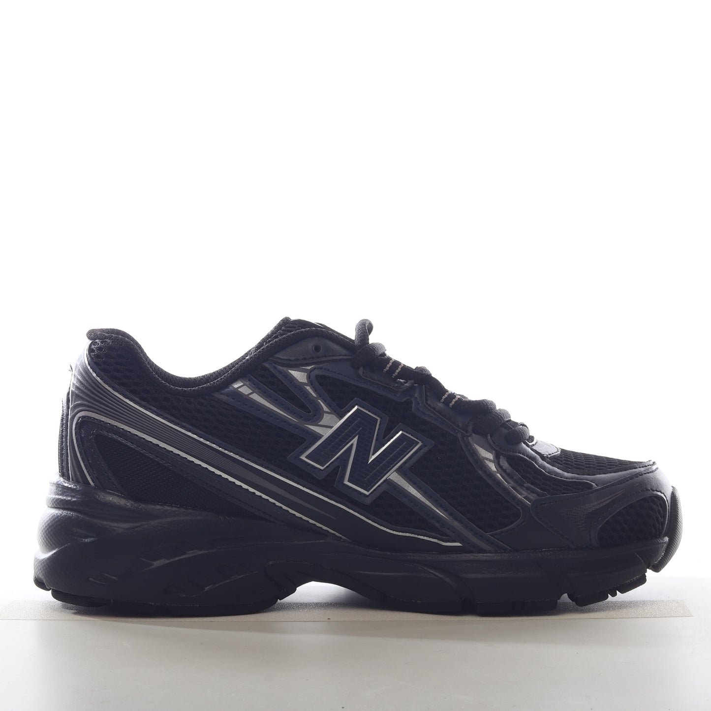 New Balance 740 Black