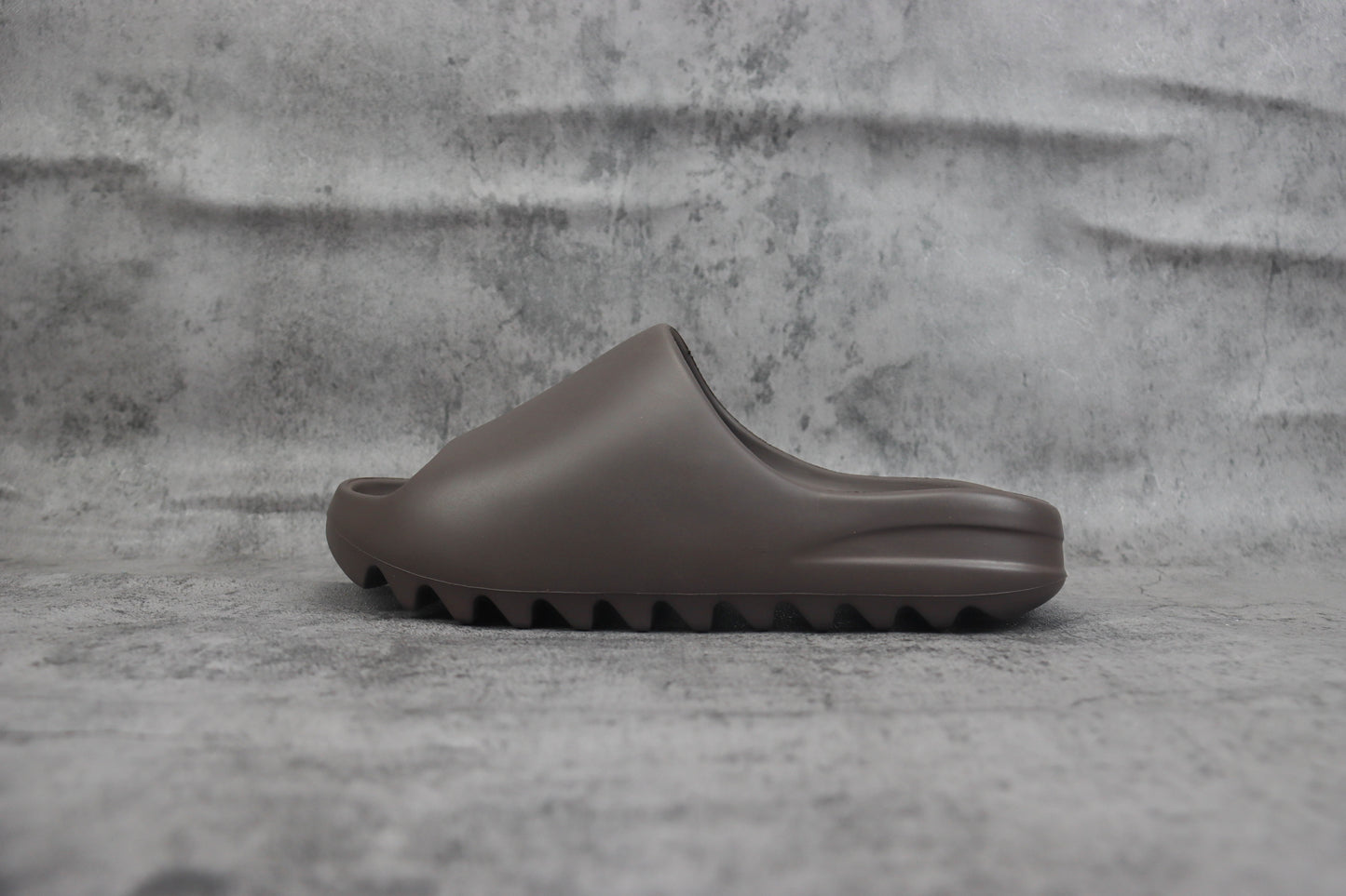 Adidas Yeezy Slide Dark Mocha