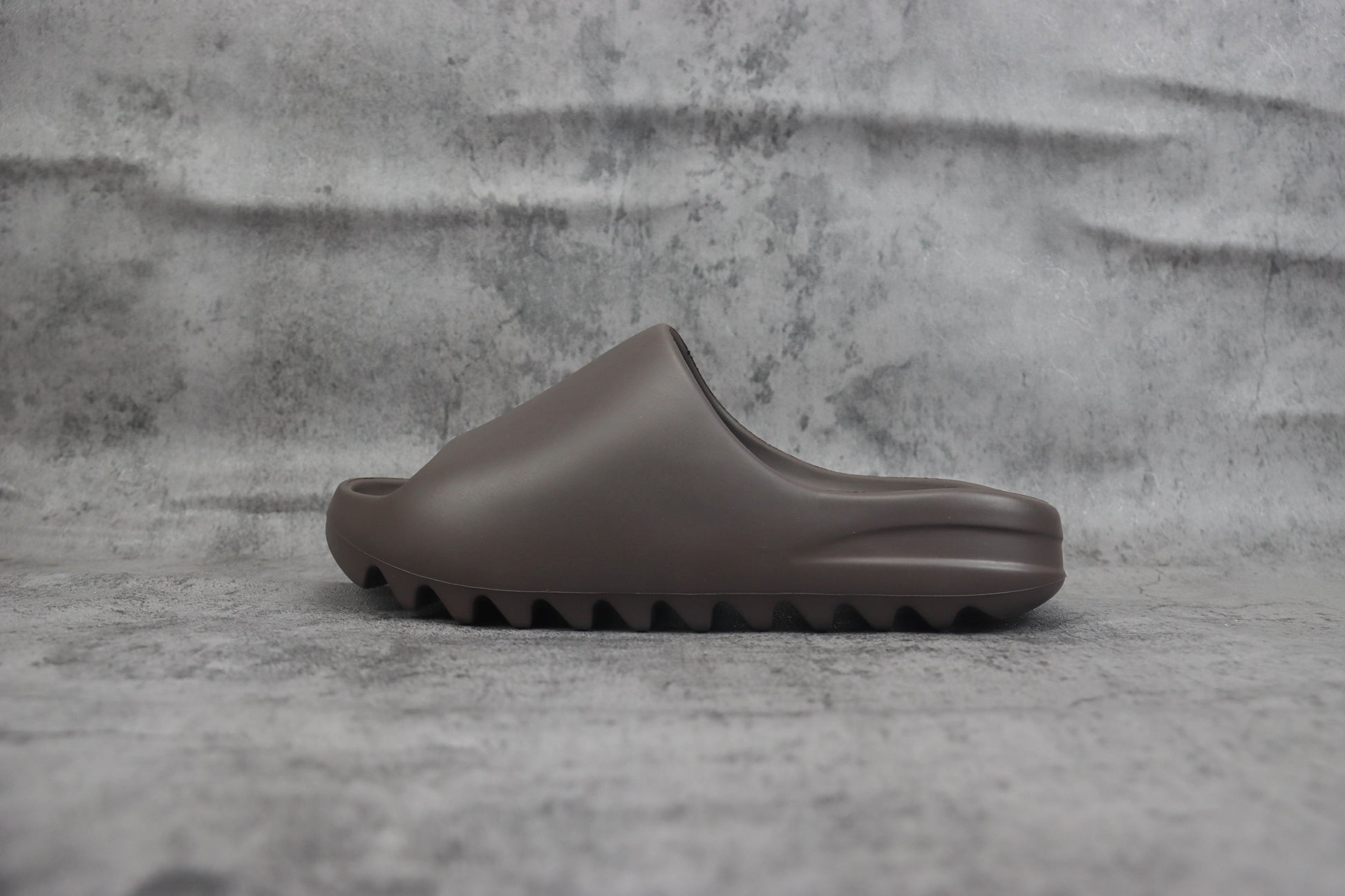 Adidas Yeezy Slide Dark Mocha