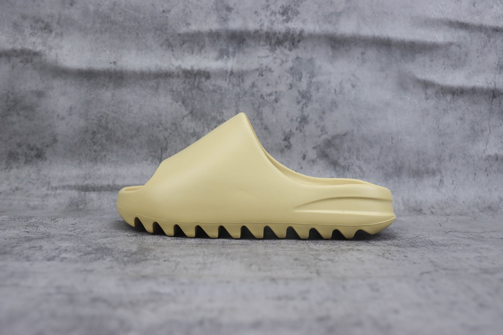 Adidas Yeezy Slide Desert Sand