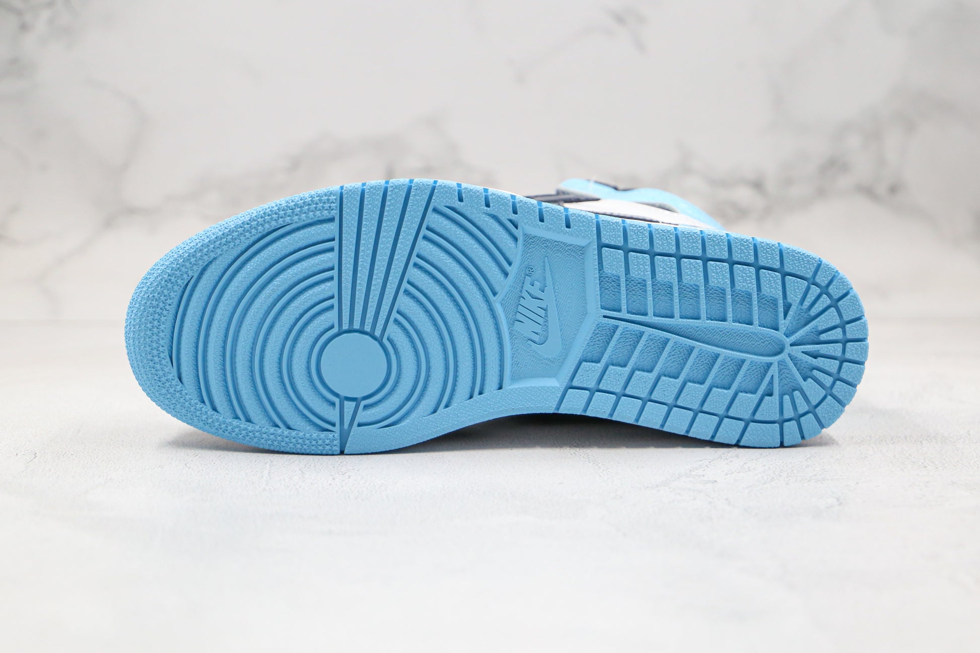 Air Jordan 1 High UNC Patent