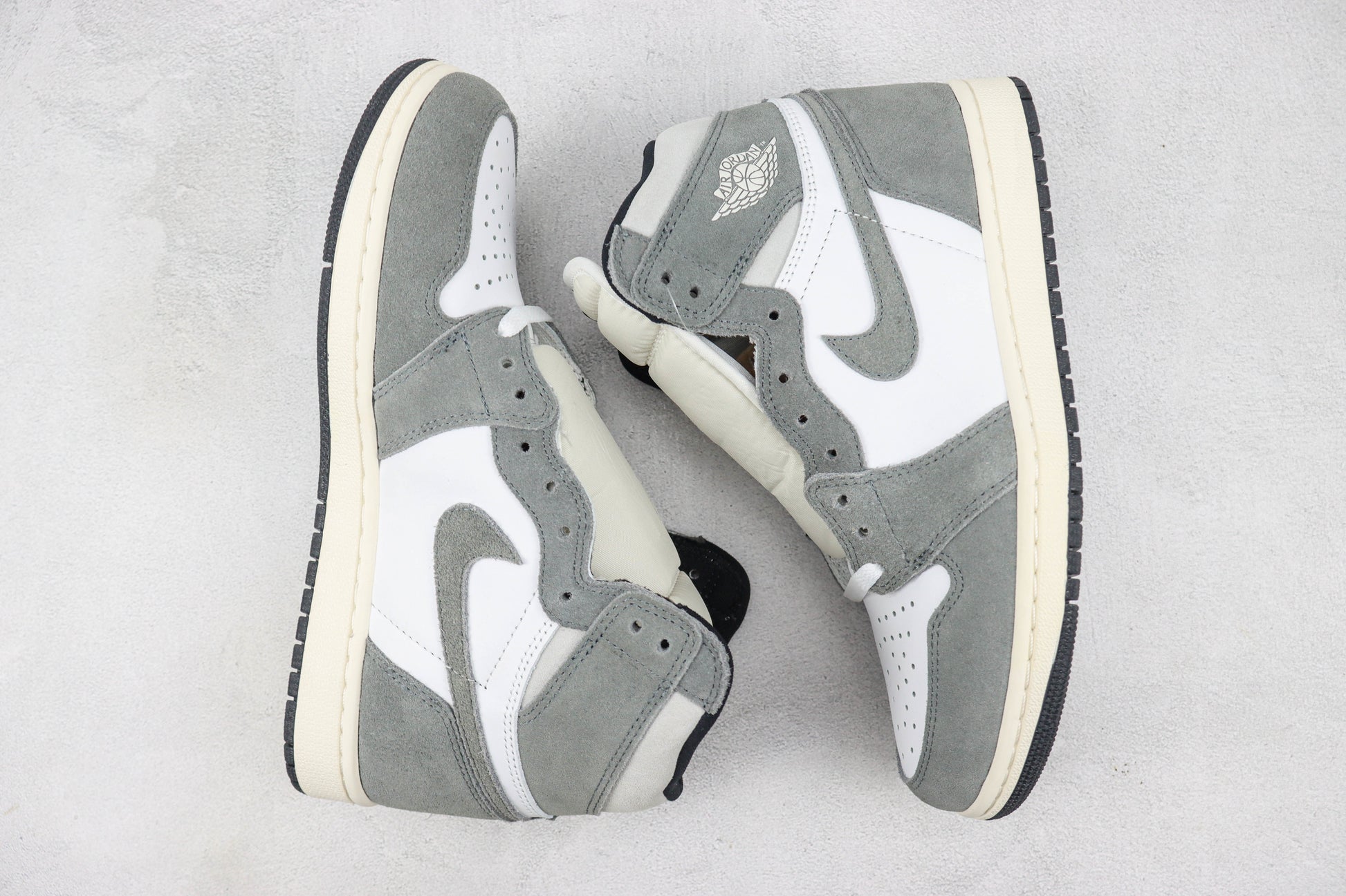 Air Jordan 1 High Heritage