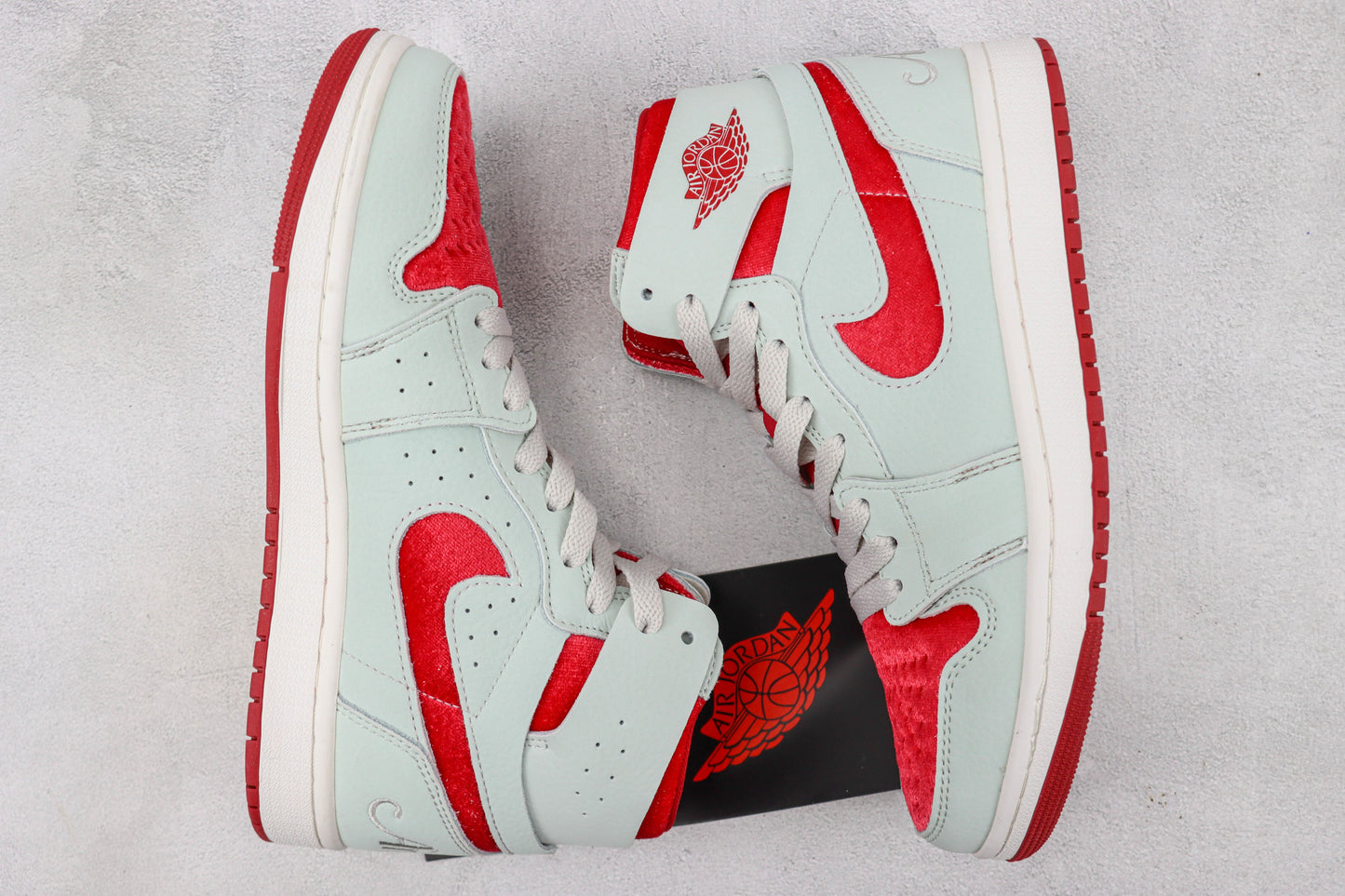 Air Jordan 1 High Ice Mint Coral