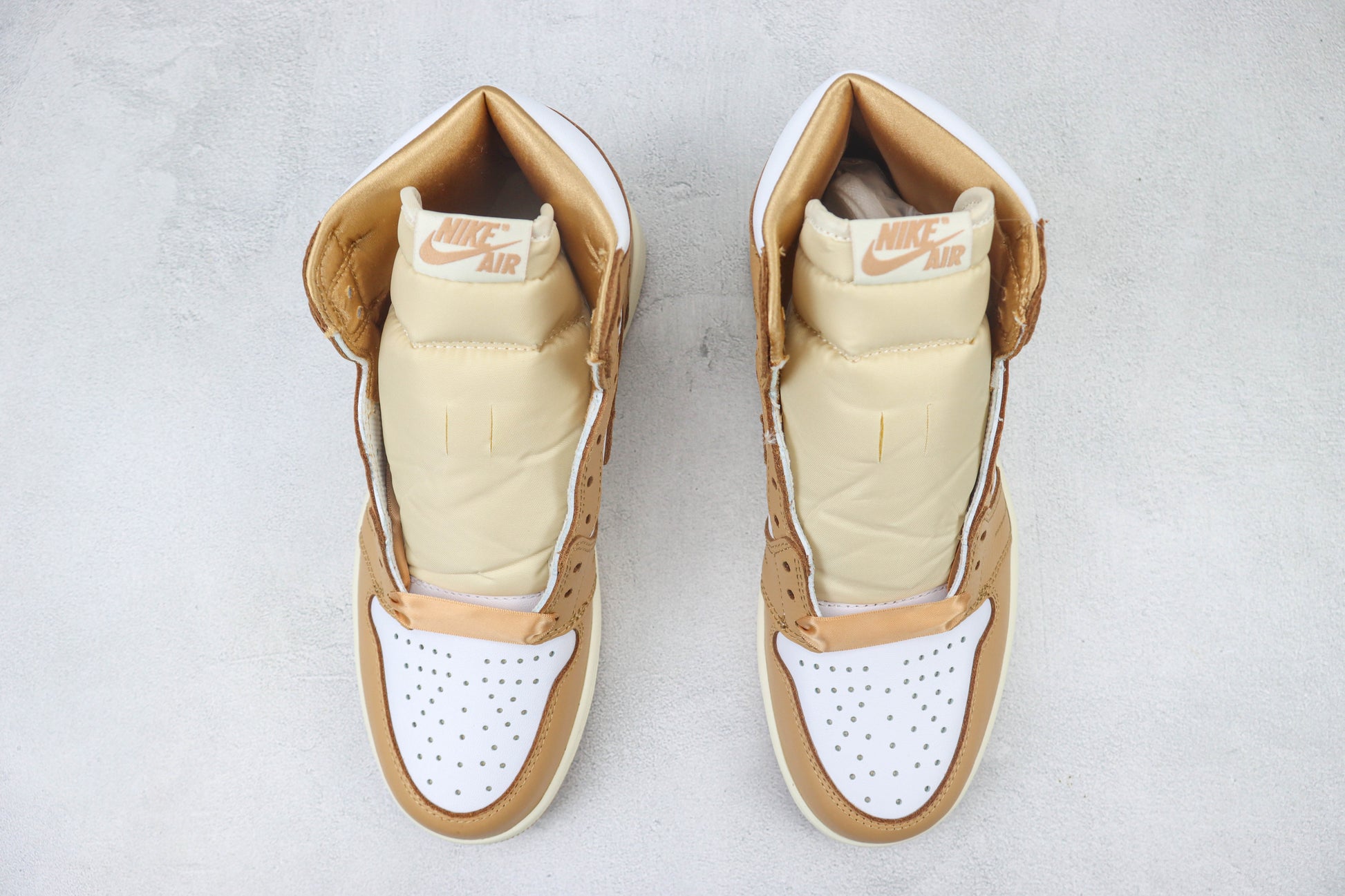 Air Jordan 1 High Mocha Brown