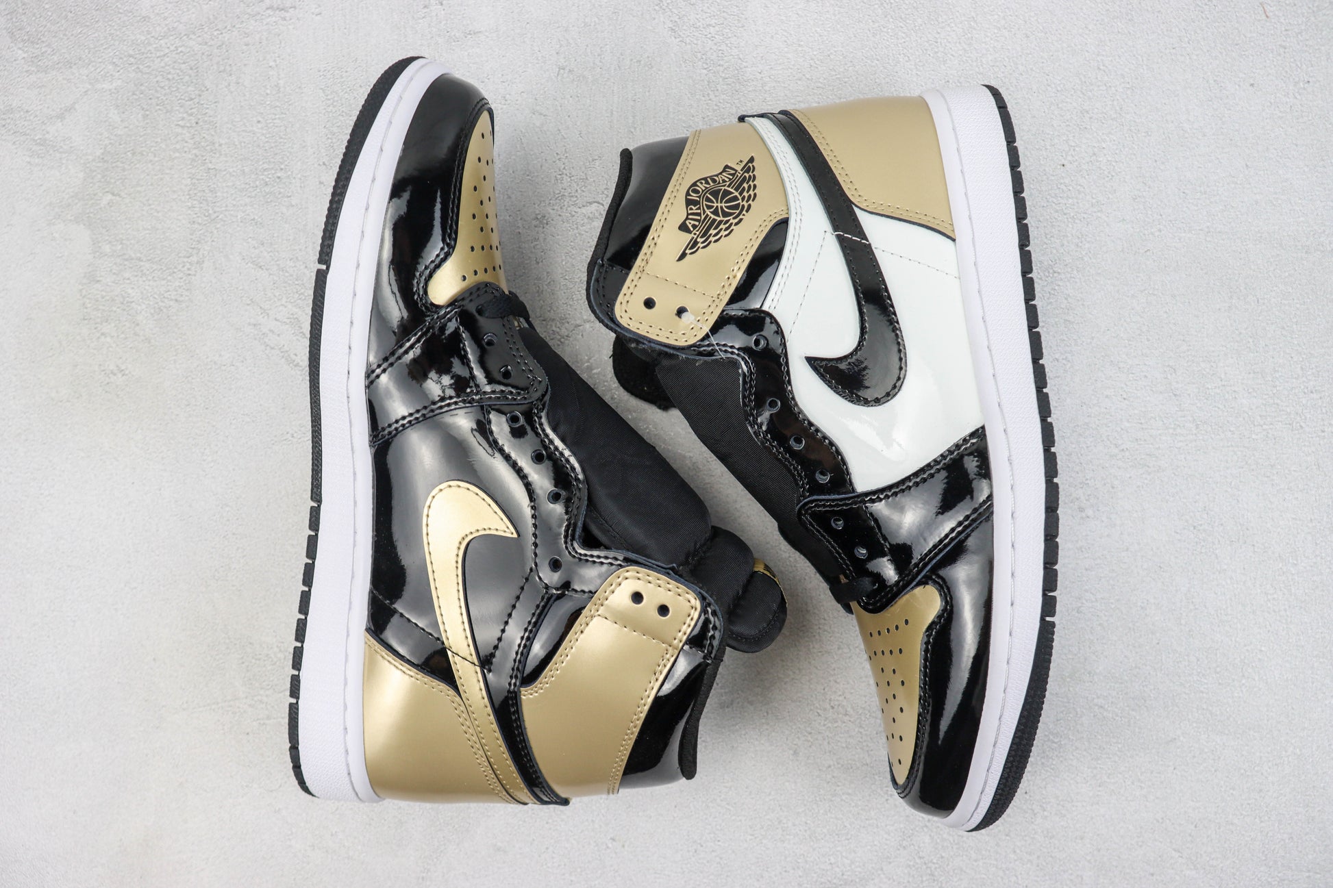 Air Jordan 1 High Black Gold