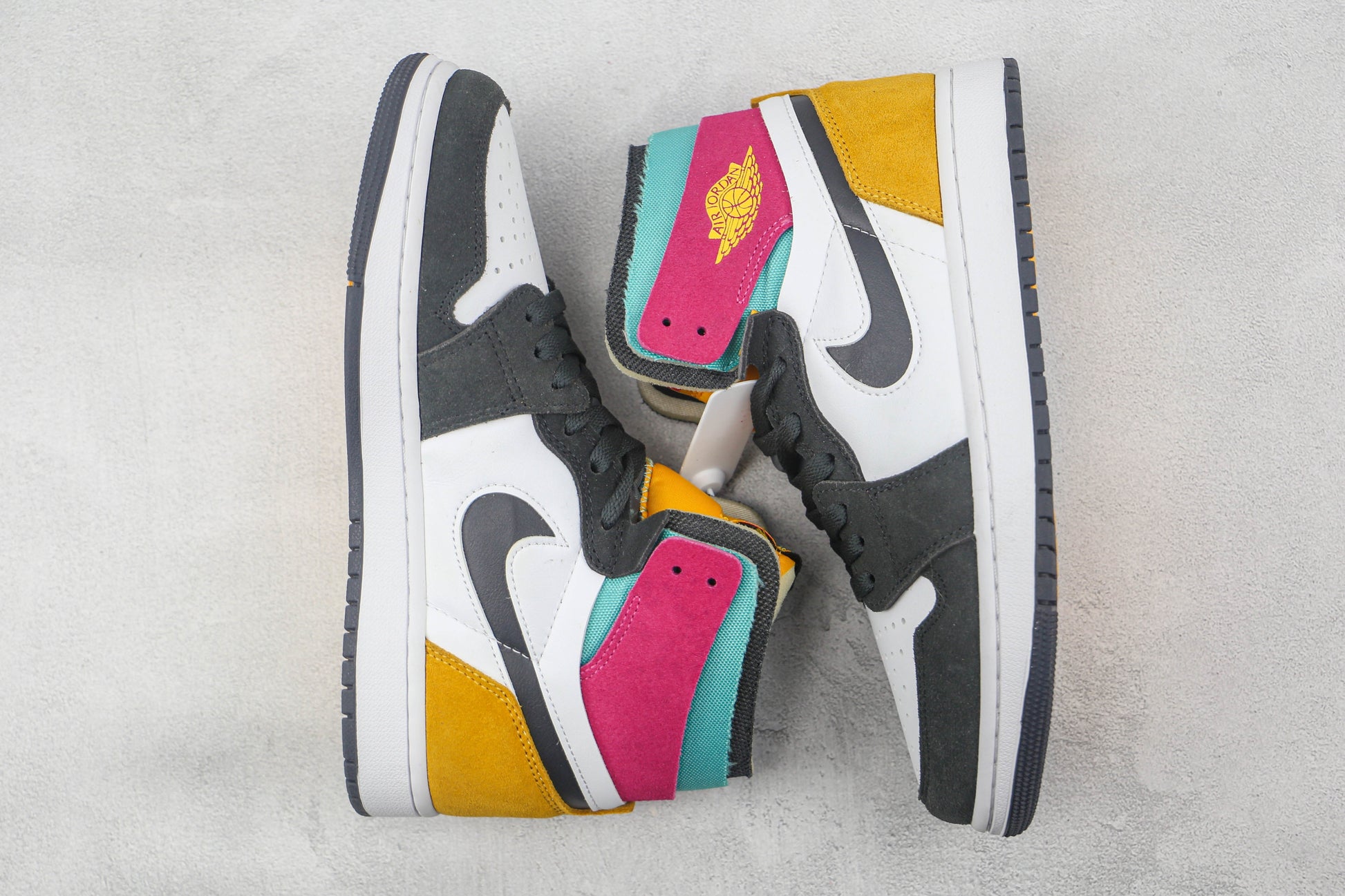 Air Jordan 1 High Berry Teal Gold