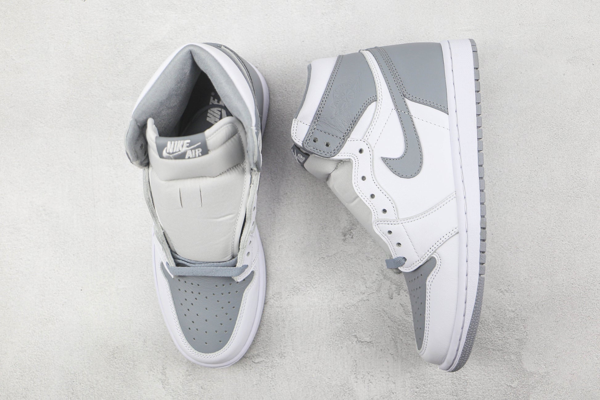 Air Jordan 1 High Light Smoke Grey