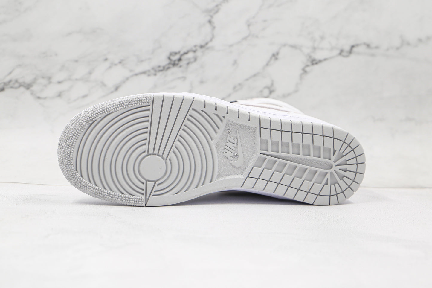 Air Jordan 1 High Grey White