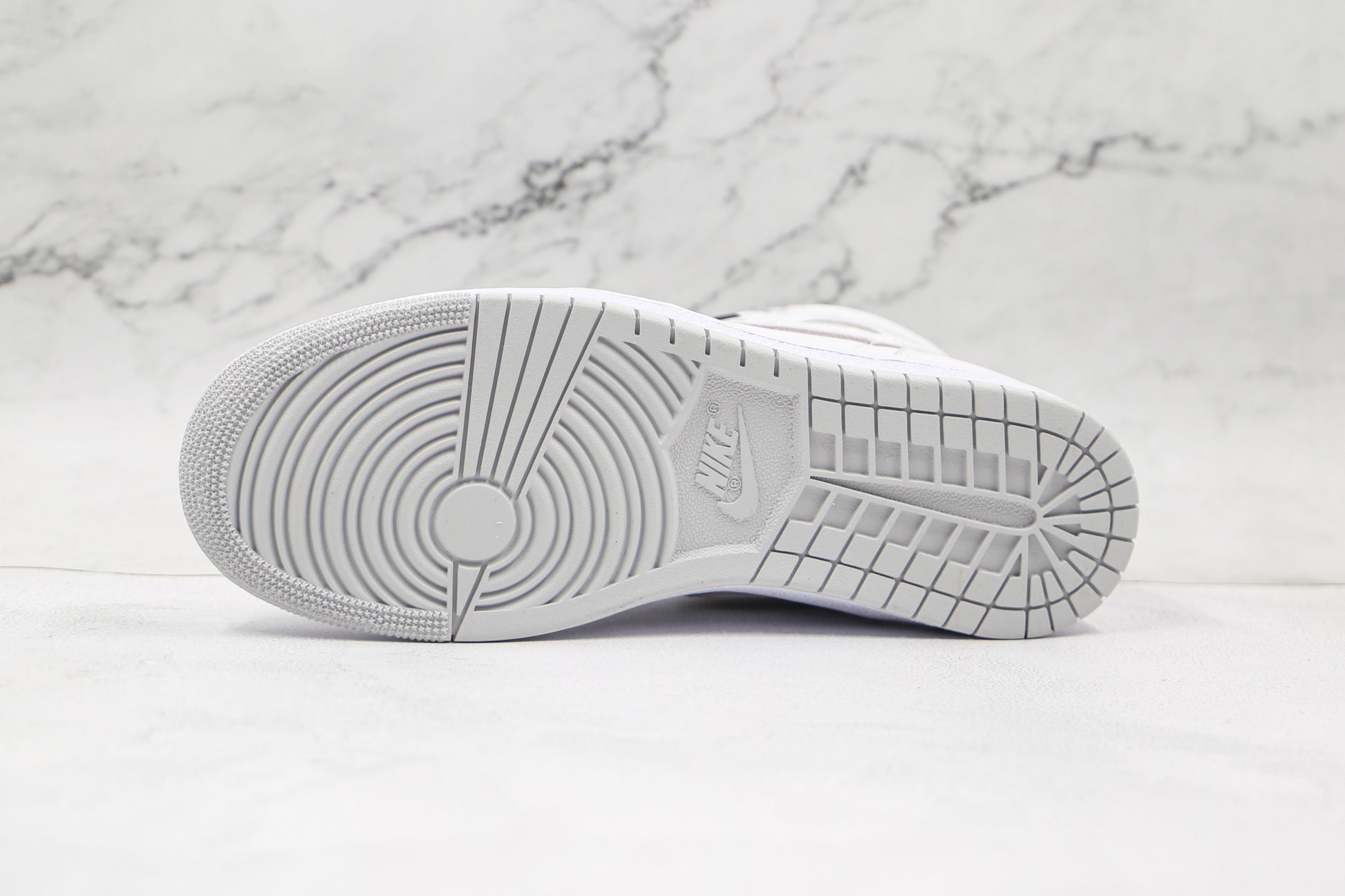 Air Jordan 1 High Grey White