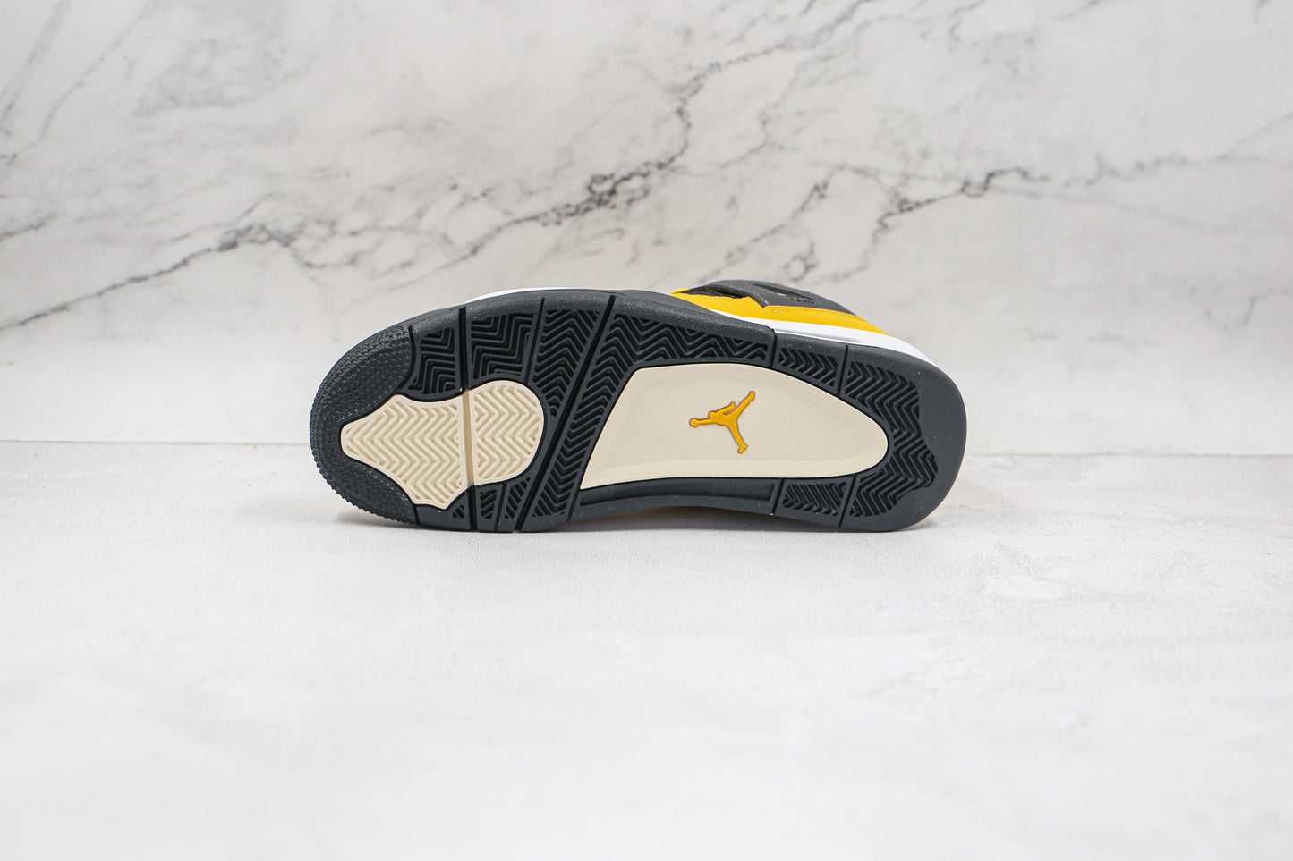 Air Jordan 4 Lightning