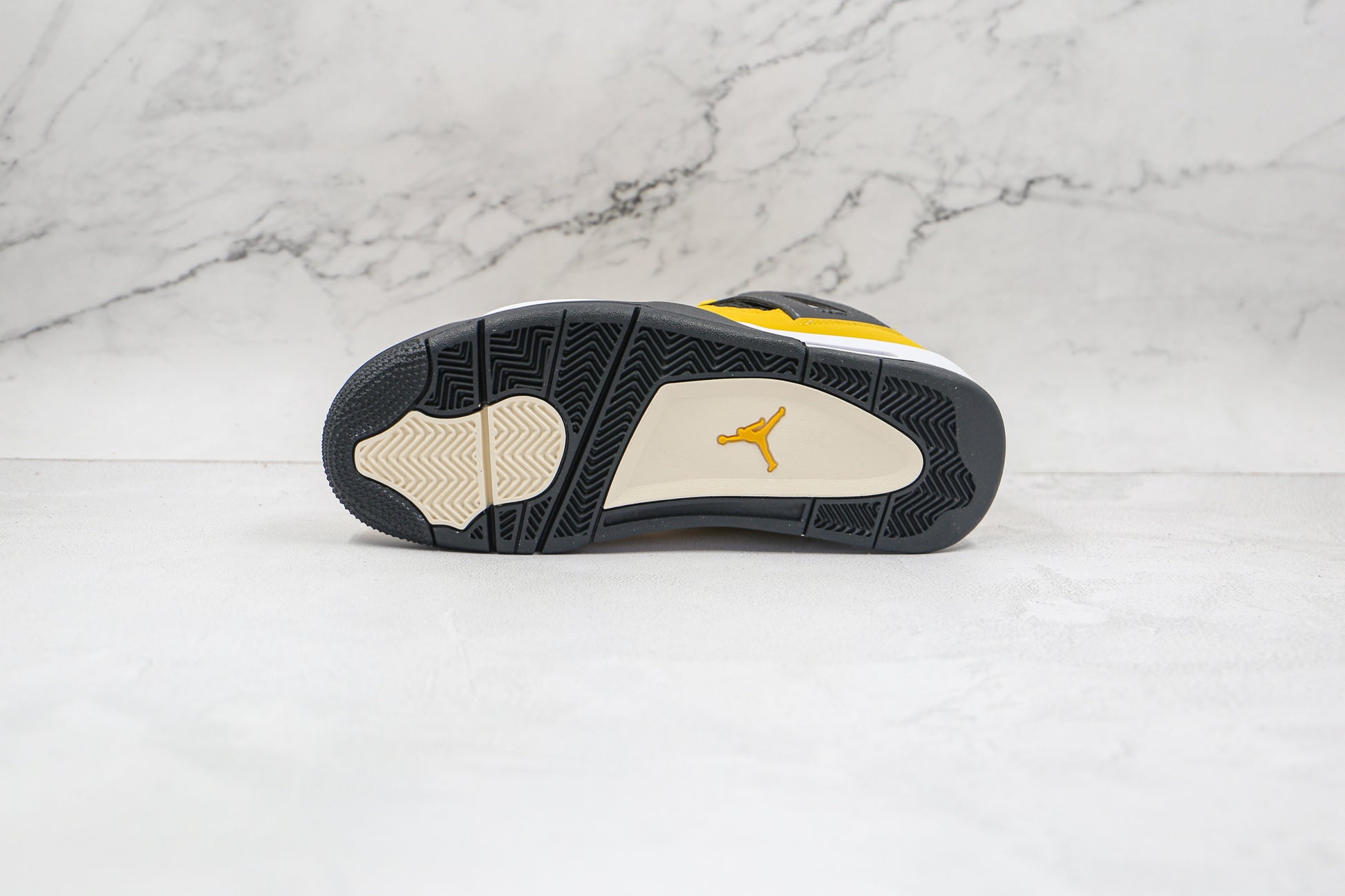 Air Jordan 4 Lightning