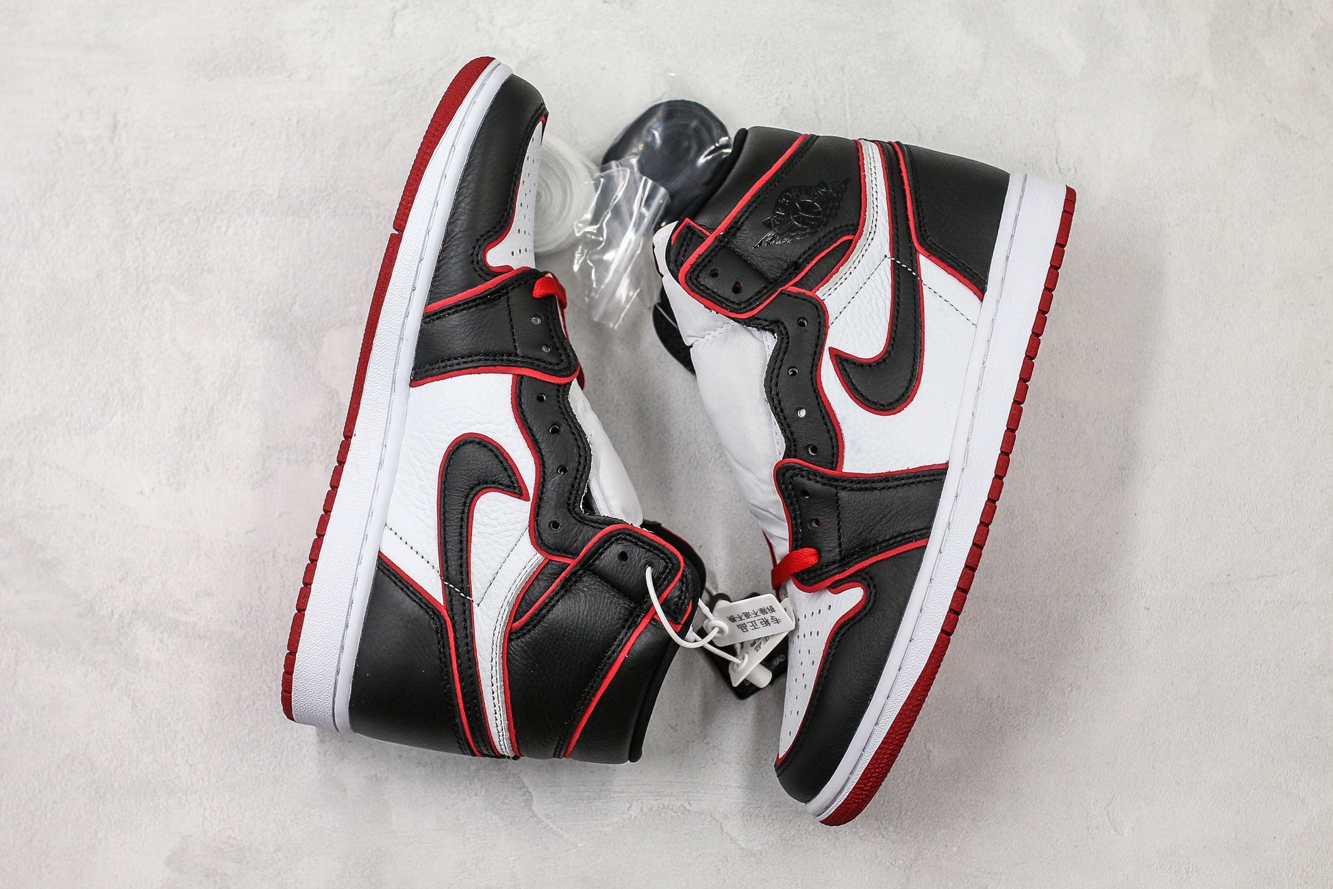 Air Jordan 1 High Black Red Outline