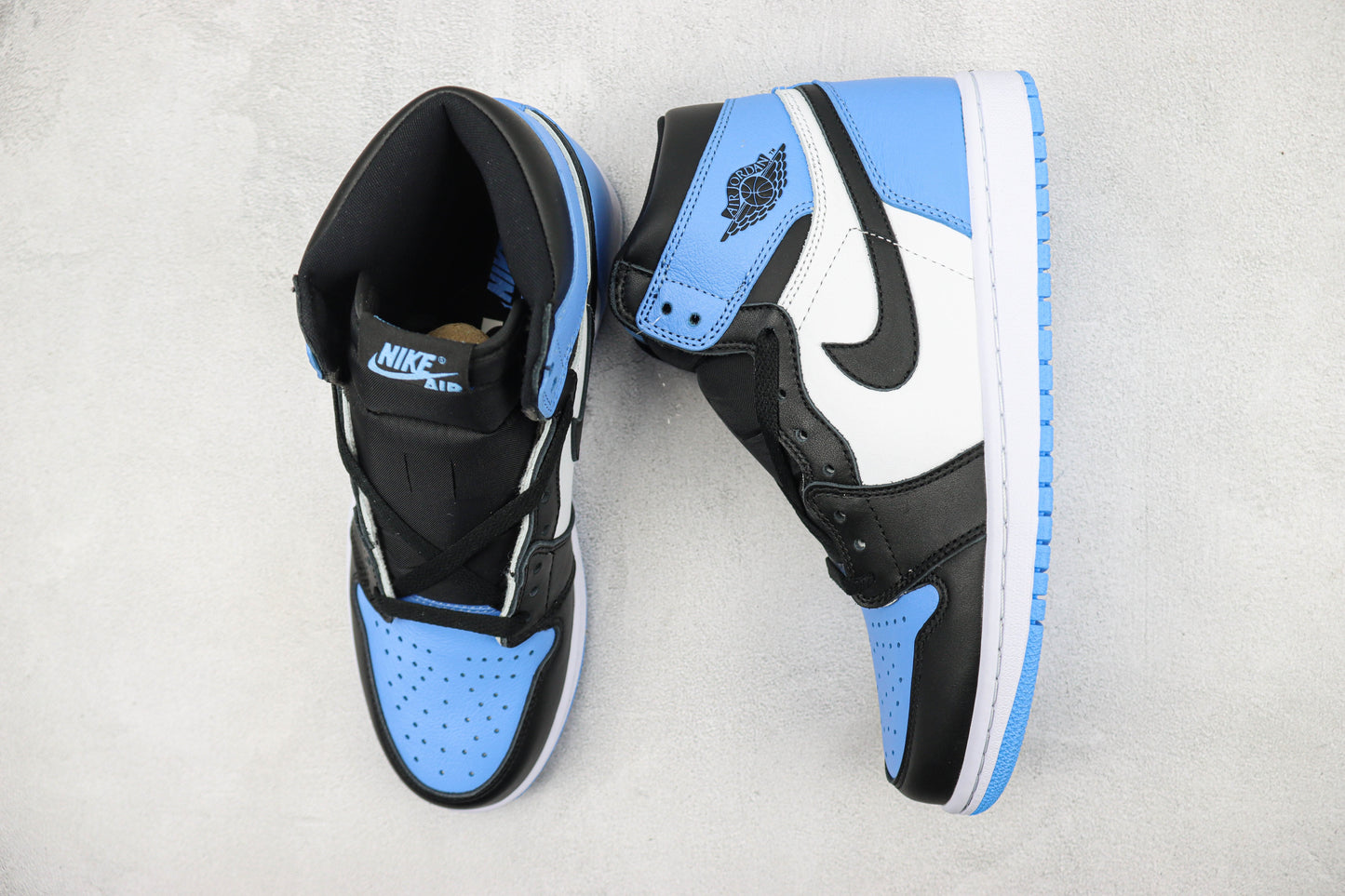 Air Jordan 1 High University Blue