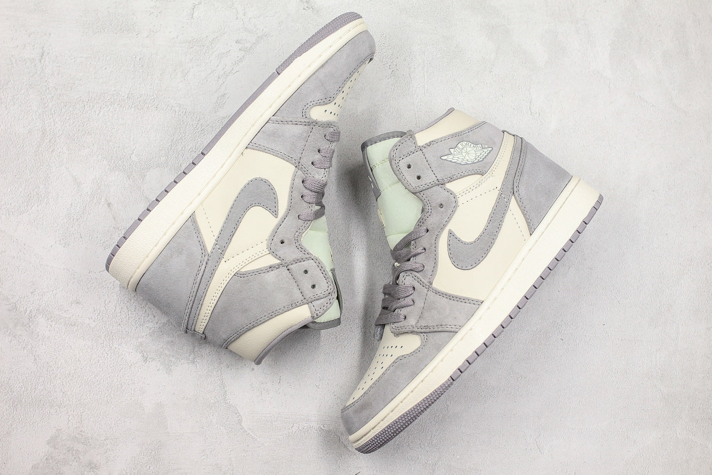 Air Jordan 1 High Soft Grey Sail