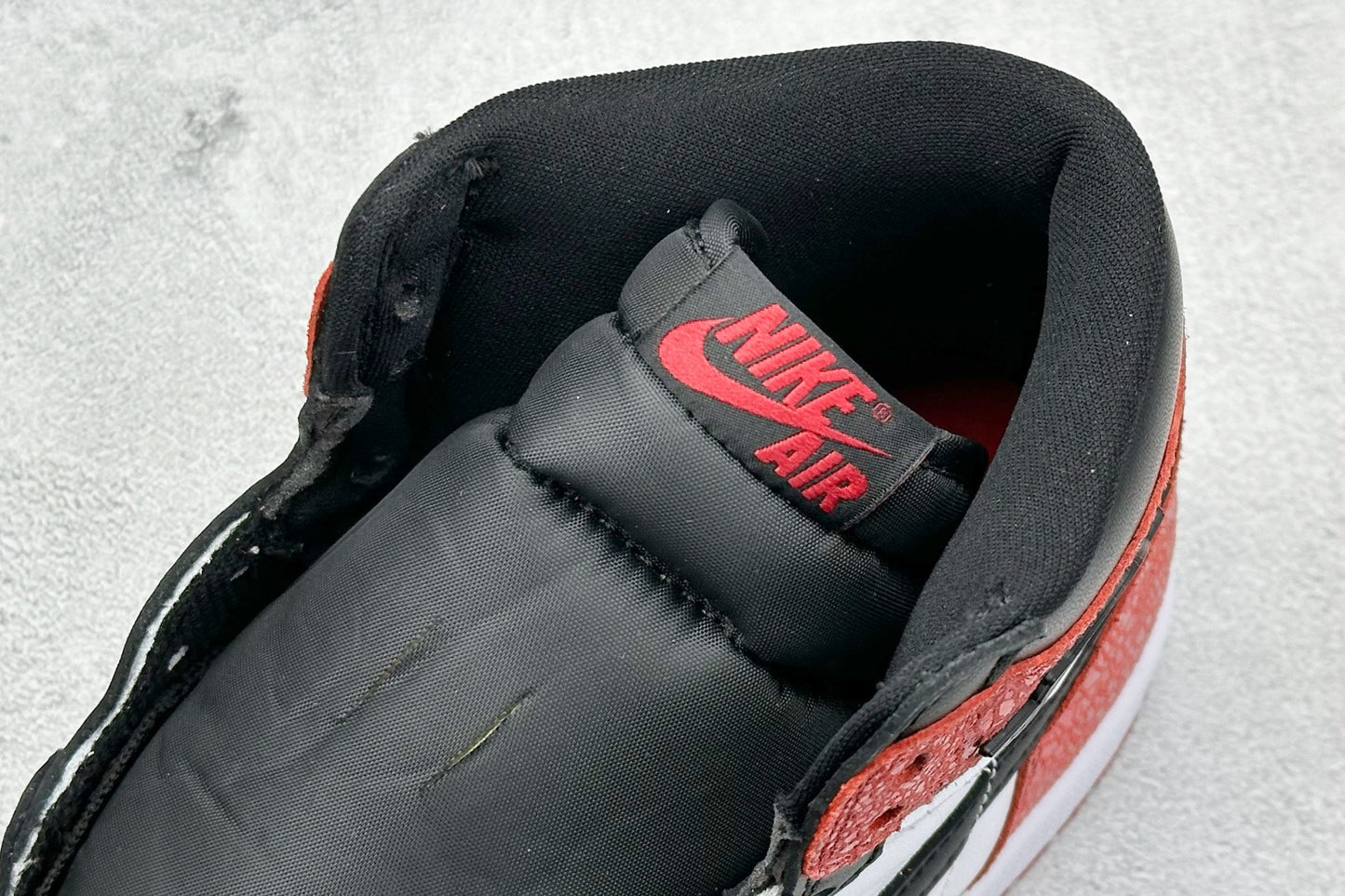 Air Jordan 1 High Ruby