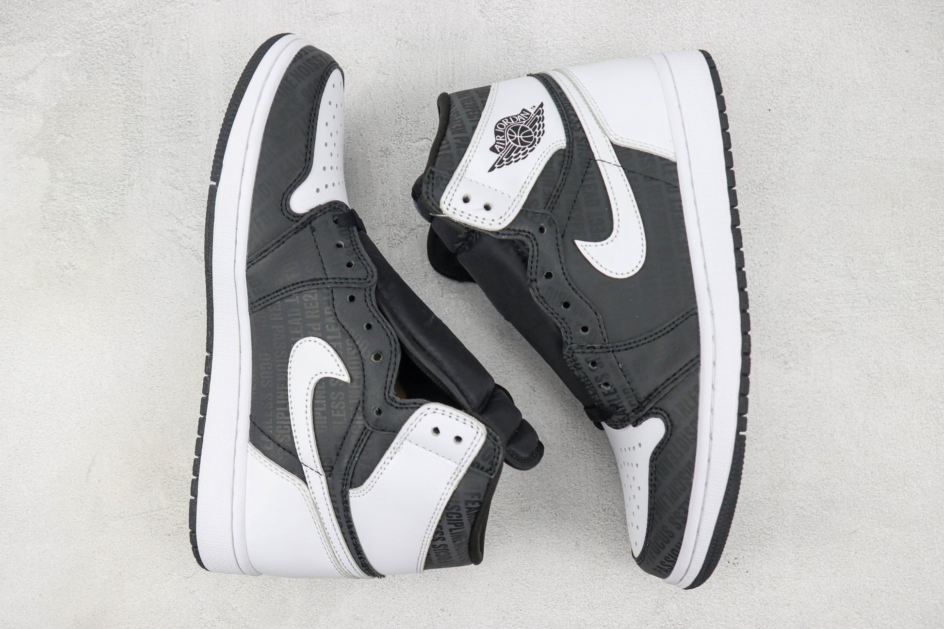 Air Jordan 1 High Black White Crackle